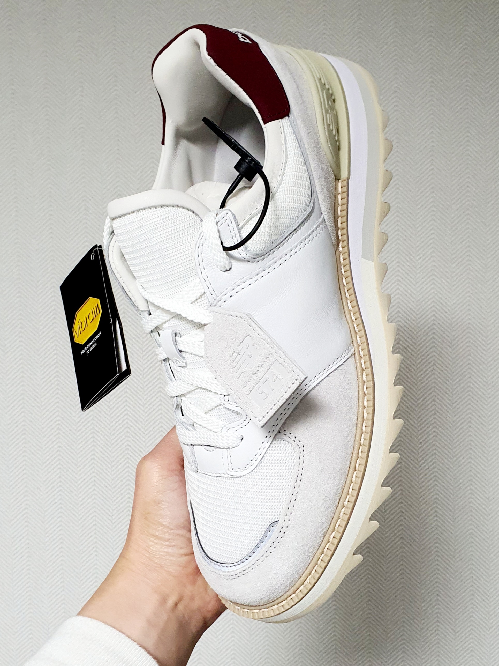 New Balance x Tokyo Design Studio 574 White Burgundy 착용 스타일
