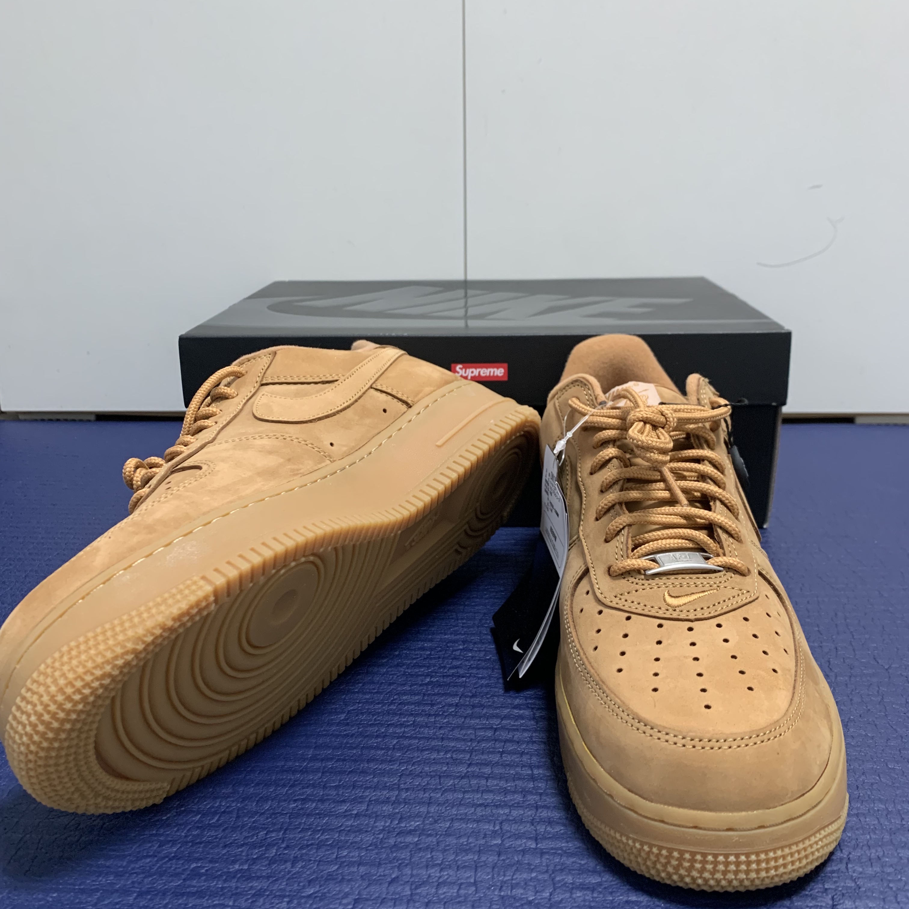 Nike x Supreme Air Force 1 Low Flax 착용 스타일 - 2