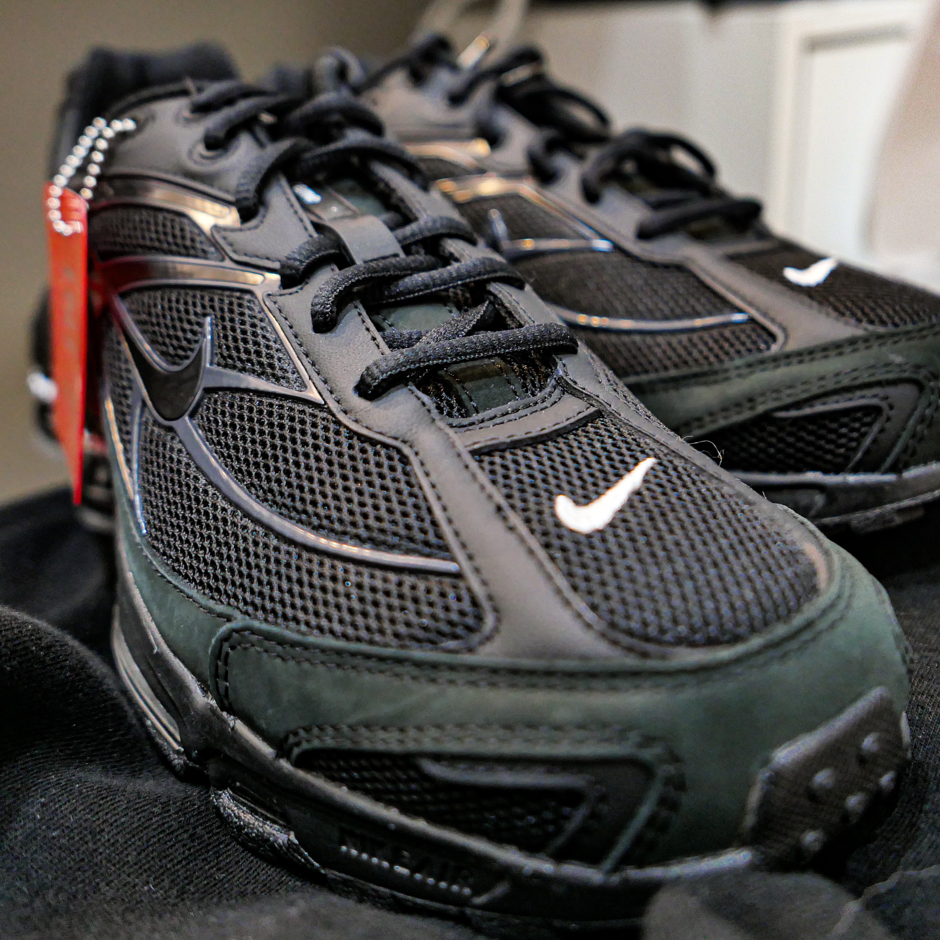 Nike x Supreme Shox Ride 2 SP Black 착용 스타일 - 4