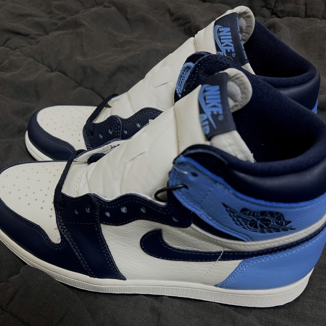 Jordan 1 Retro High Obsidian UNC 착용 스타일 - 2