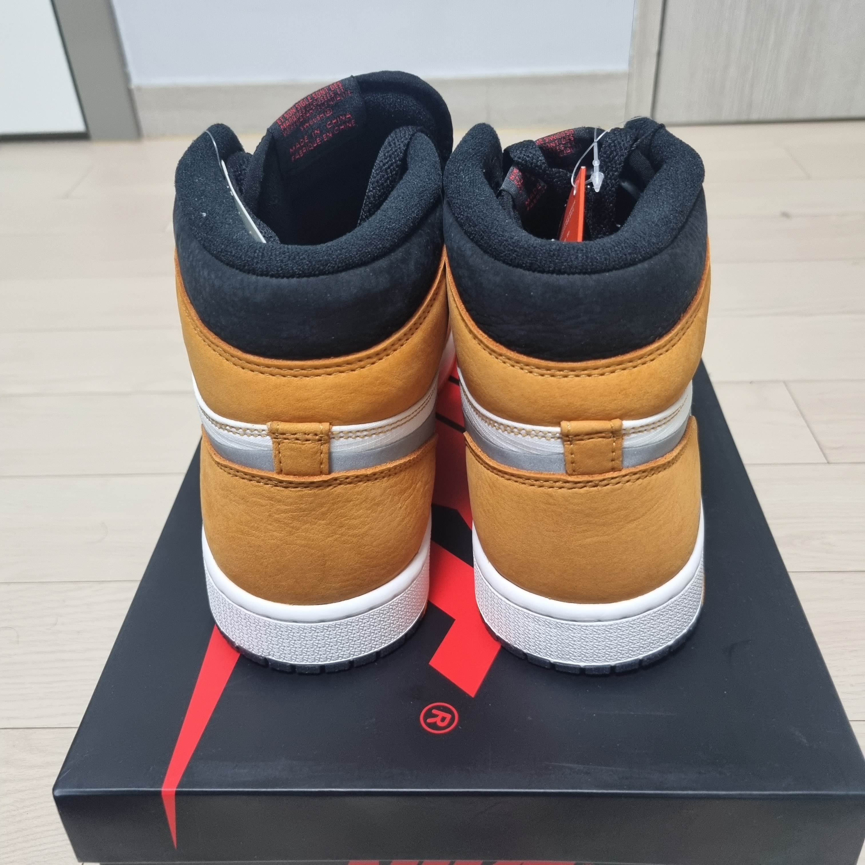 Jordan 1 Element Gore-Tex Light Curry 착용 스타일 - 3