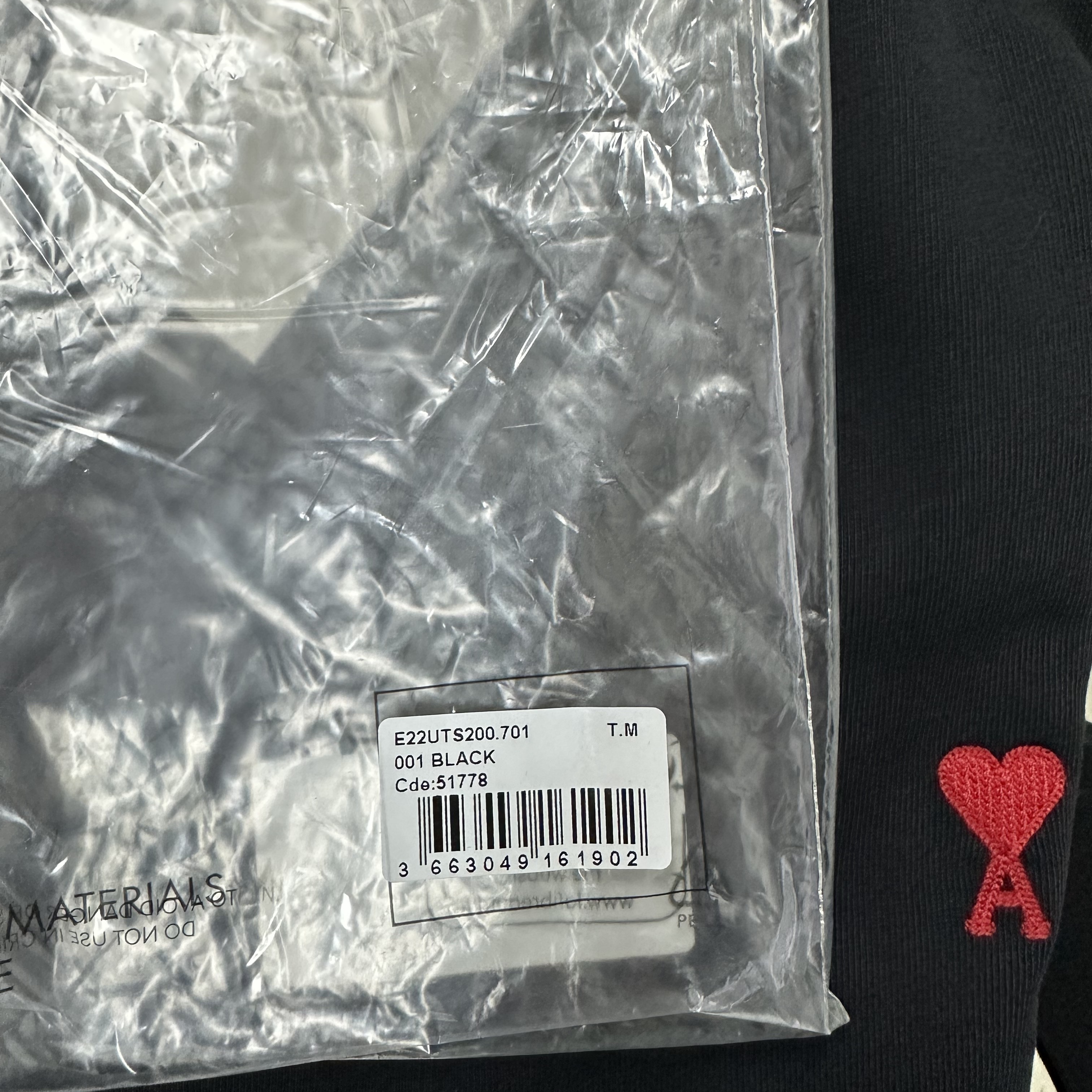 AMI de Coeur LS T-Shirt Black 착용 스타일