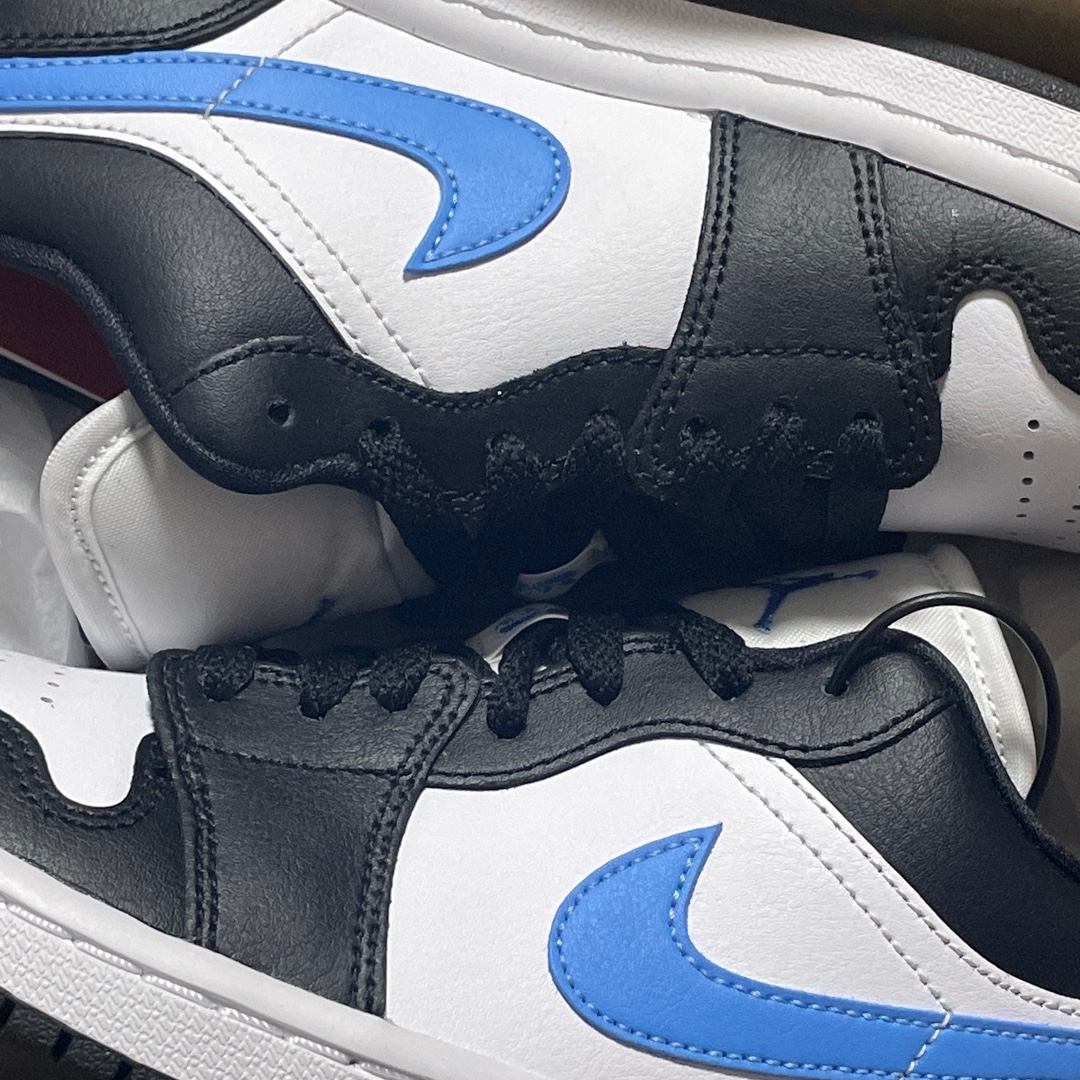 (W) Jordan 1 Low Black University Blue 착용 스타일 - 1