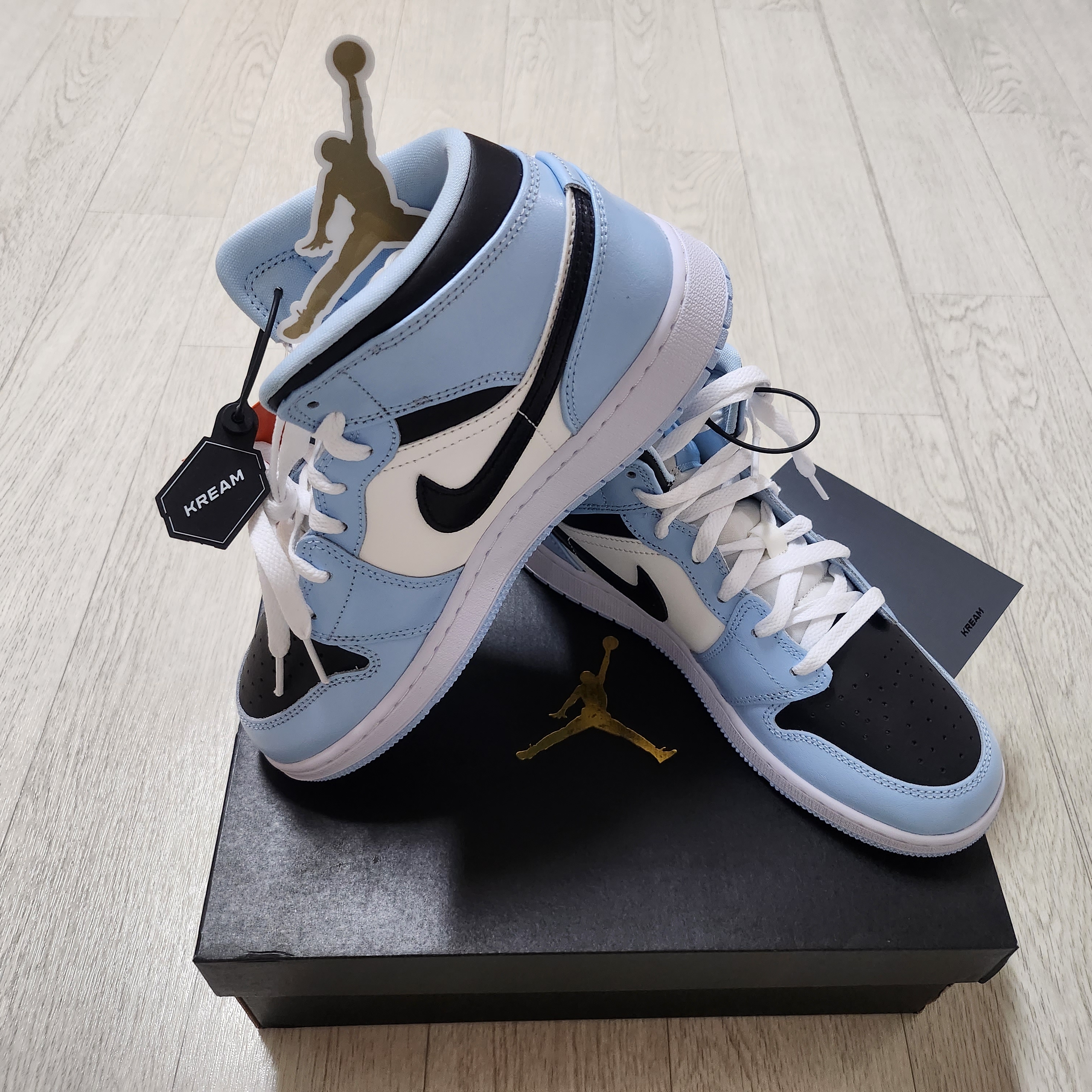 (GS) Jordan 1 Mid Ice Blue Black 착용 스타일