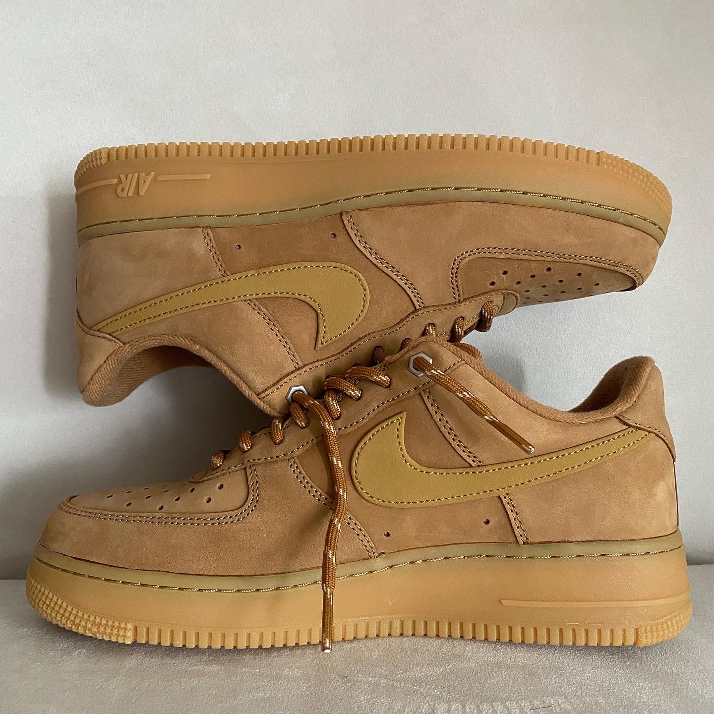 Nike Air Force 1 '07 WB Flax 착용 스타일