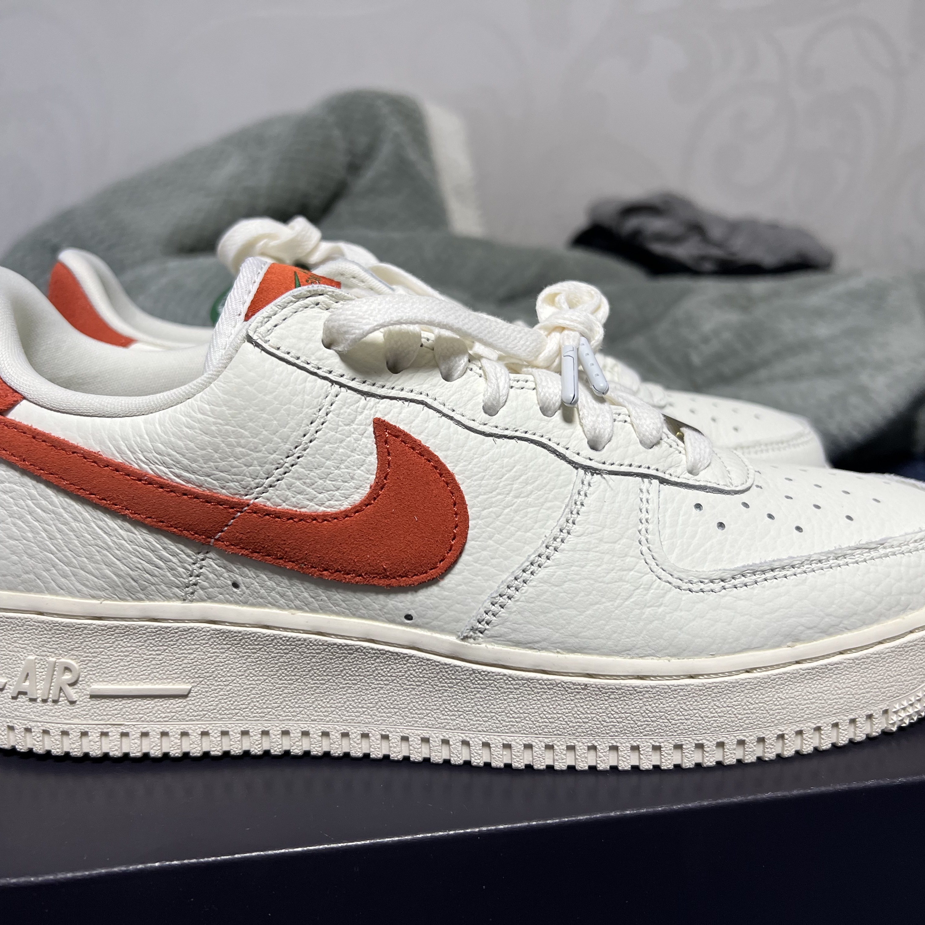 Nike Air Force 1 '07 Craft Mantra Orange 착용 스타일 - 2