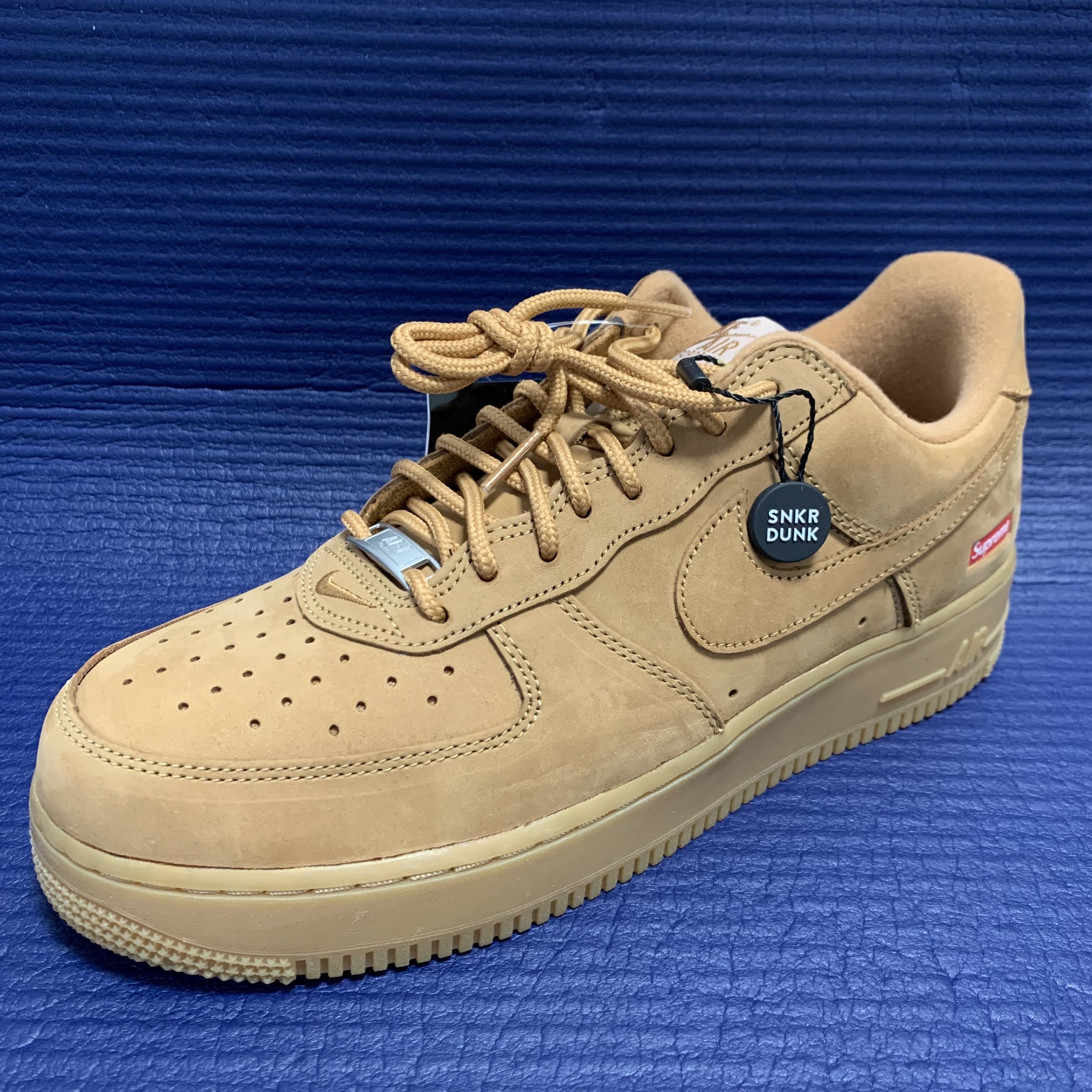 Nike x Supreme Air Force 1 Low Flax 착용 스타일 - 3