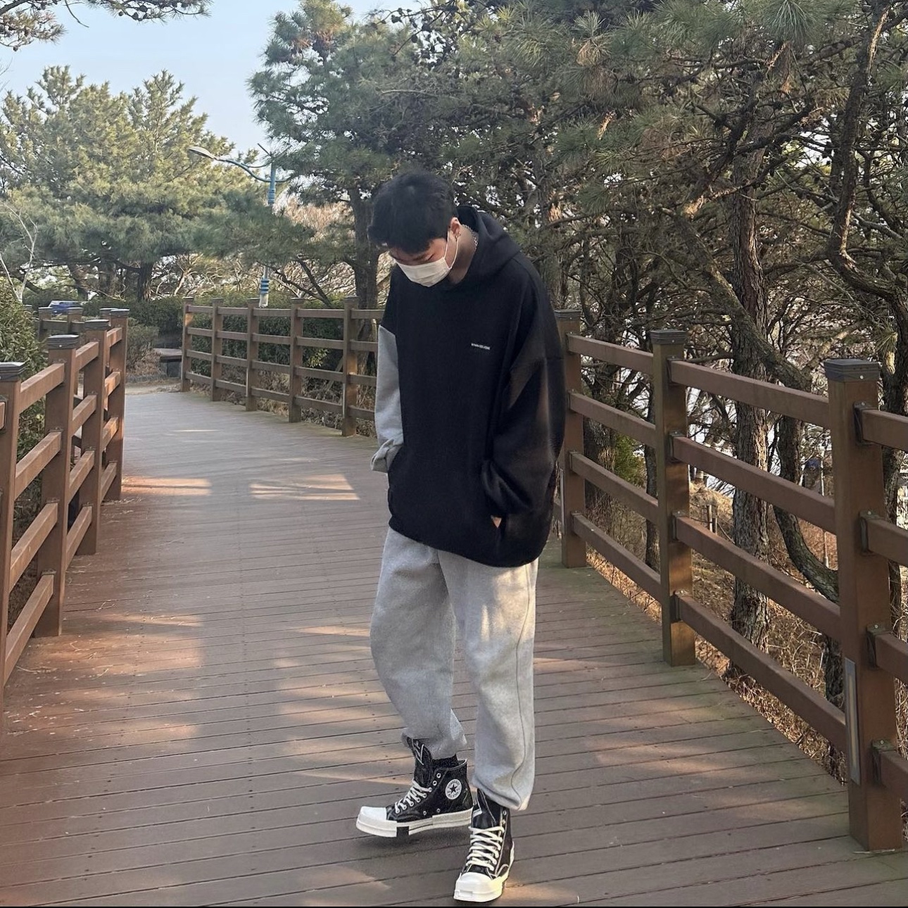 Converse x Drkshdw Turbodrk Chuck 70 Hi Black Lacquered Denim 착용 스타일 - 1