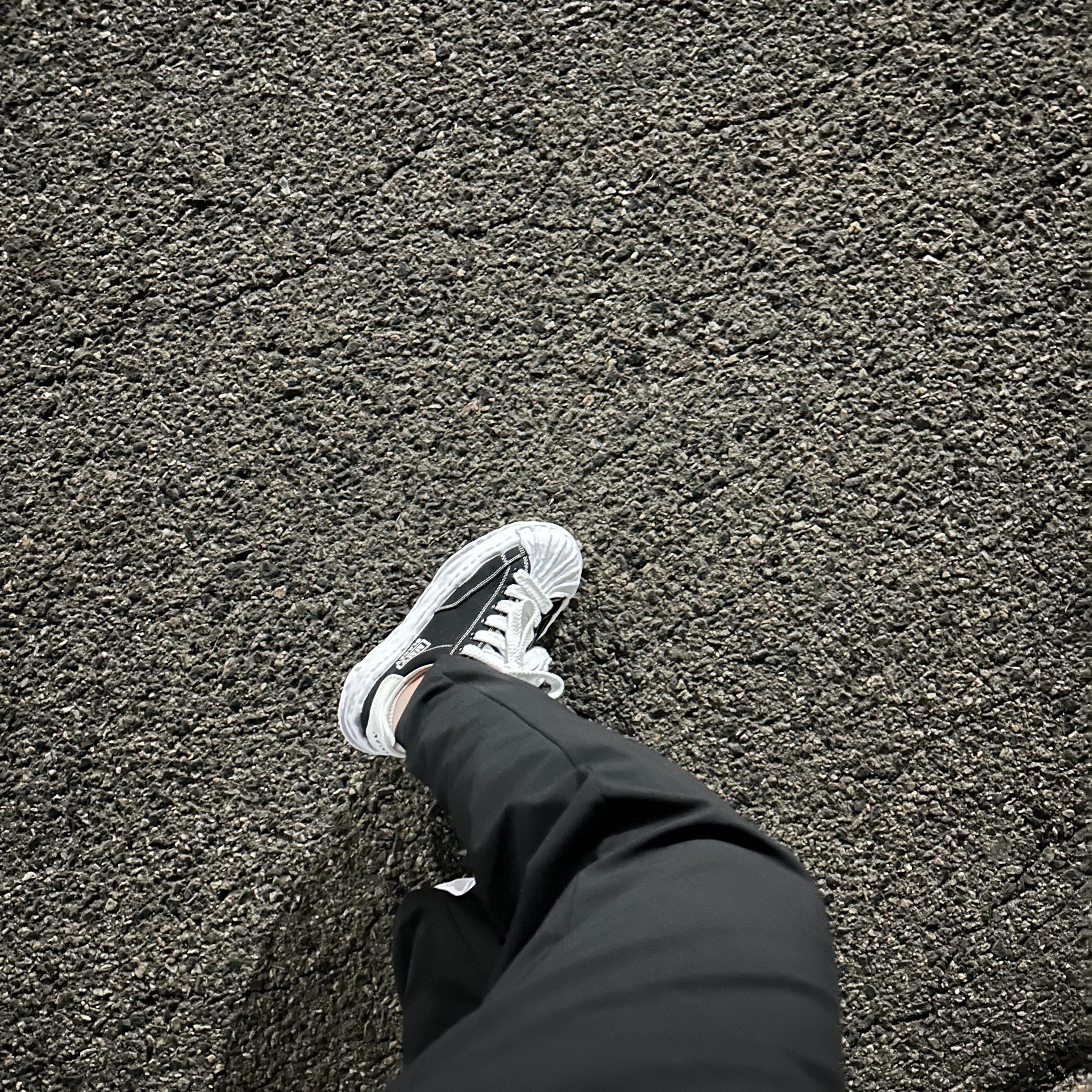 Maison Mihara Yasuhiro Blakey OG Sole Canvas Low-top Sneakers Black White 착용 스타일