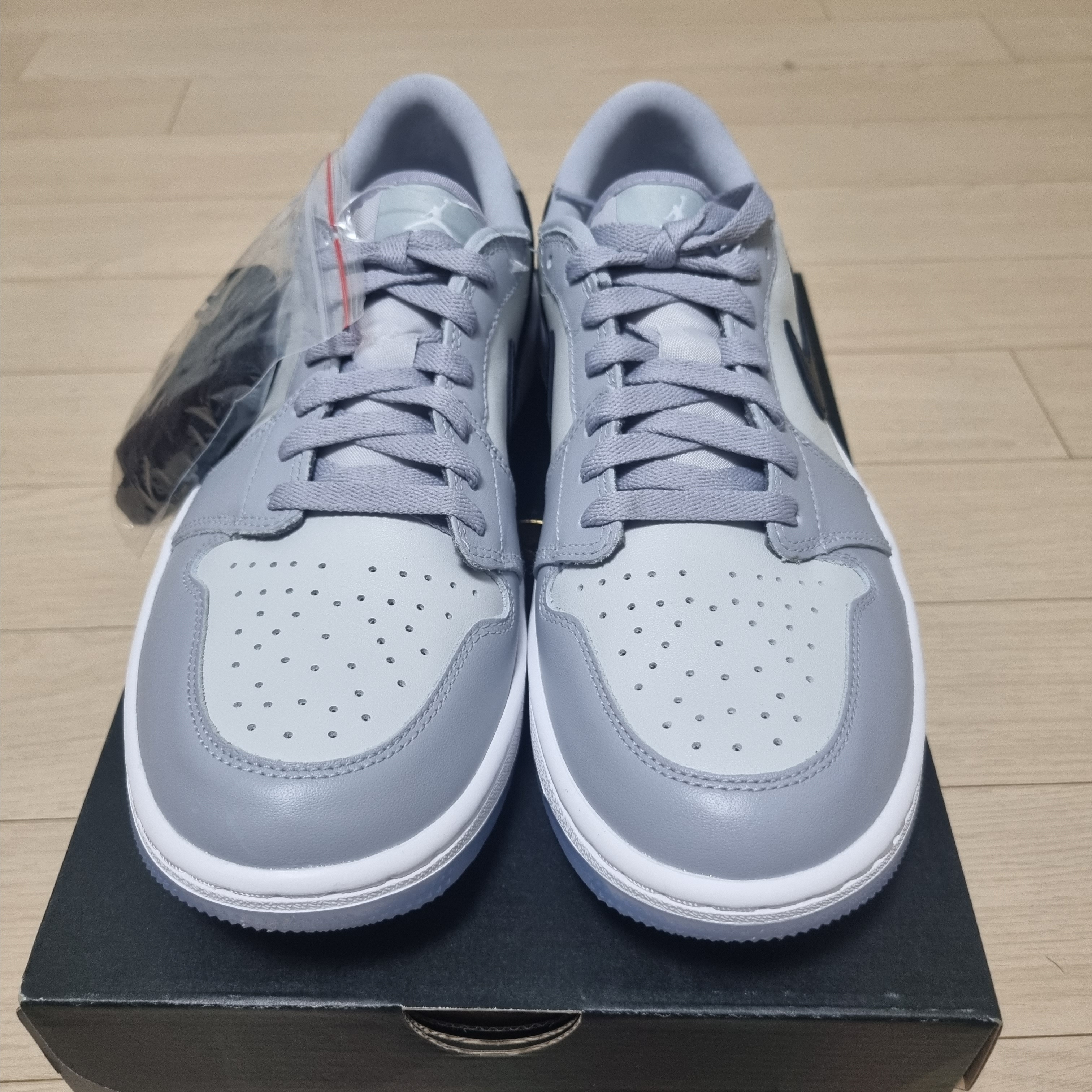 Jordan 1 Low Golf Wolf Grey 착용 스타일 - 2