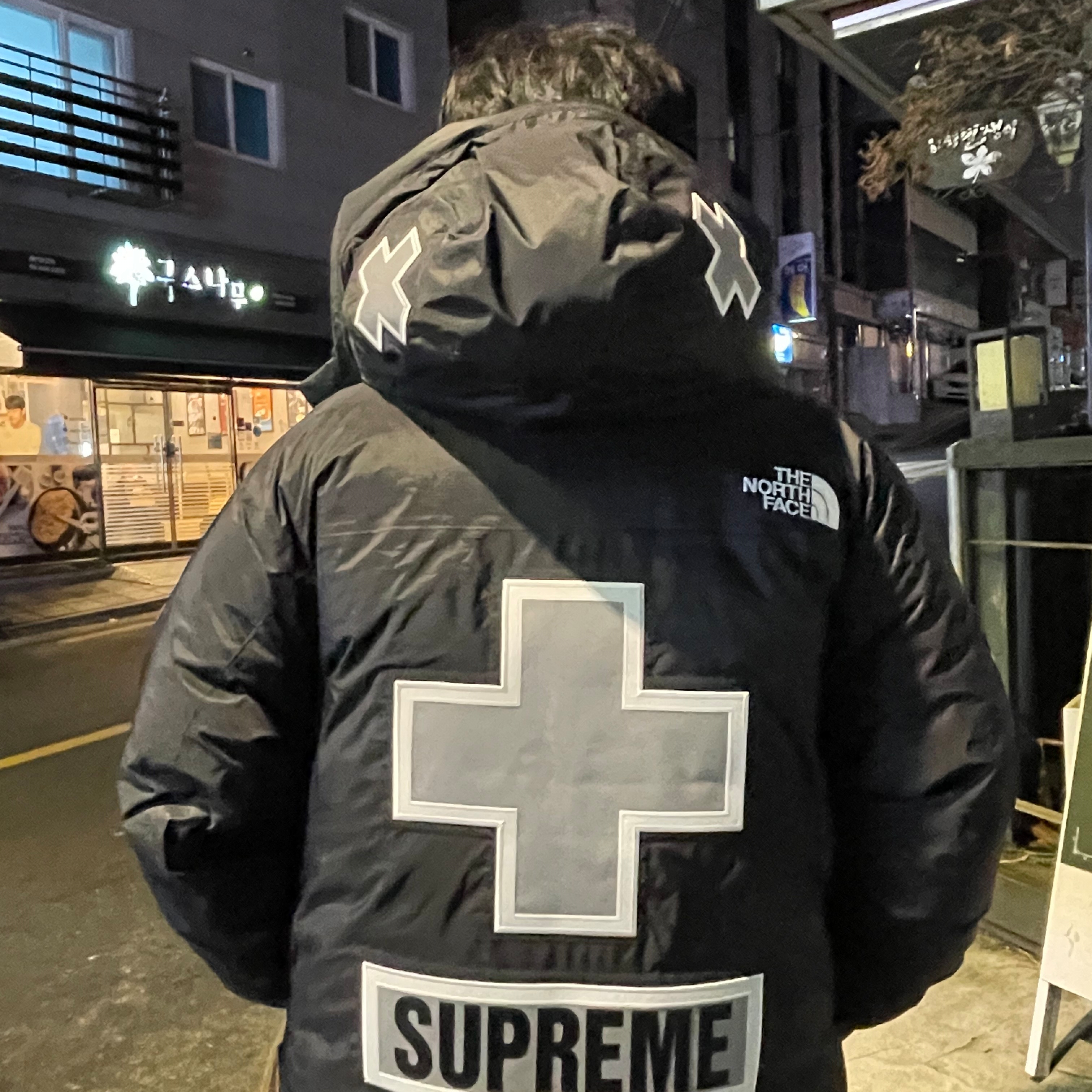 Supreme x The North Face Summit Series Rescue Baltoro Jacket Black - 22SS 착용 스타일 - 2