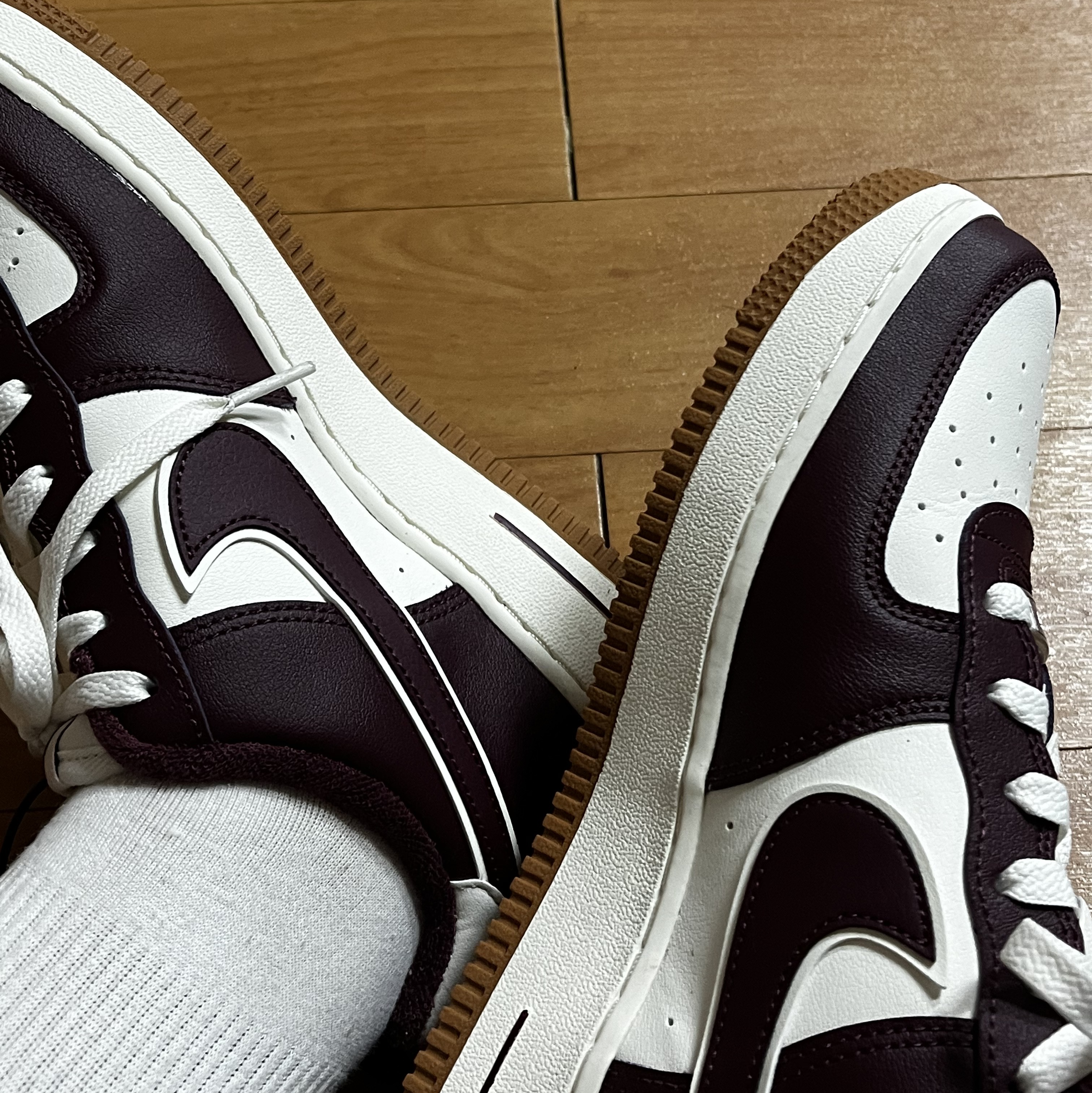 (GS) Nike Air Force 1 LV8 3 Night Maroon 착용 스타일 - 2