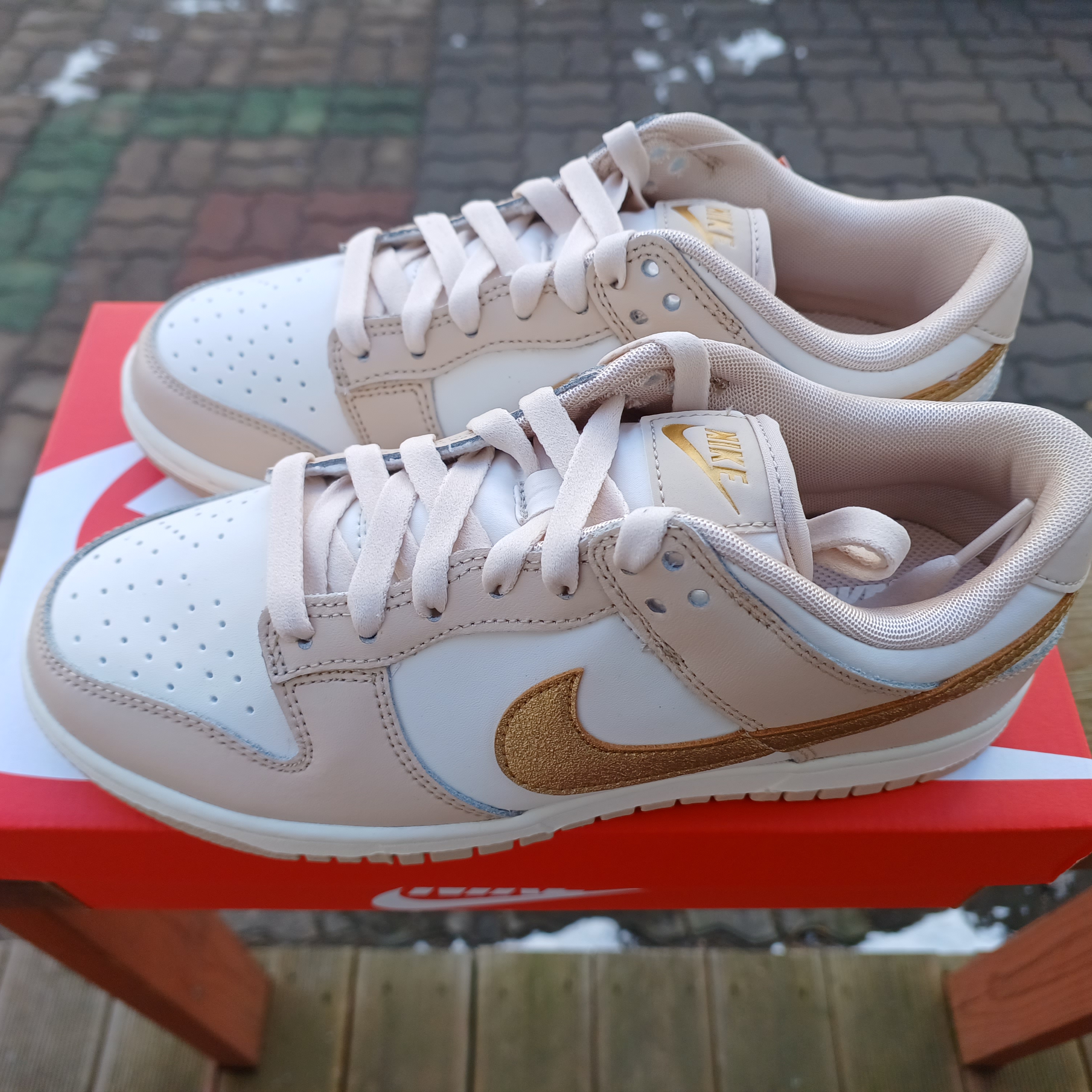(W) Nike Dunk Low Sanddrift Metallic Gold 착용 스타일