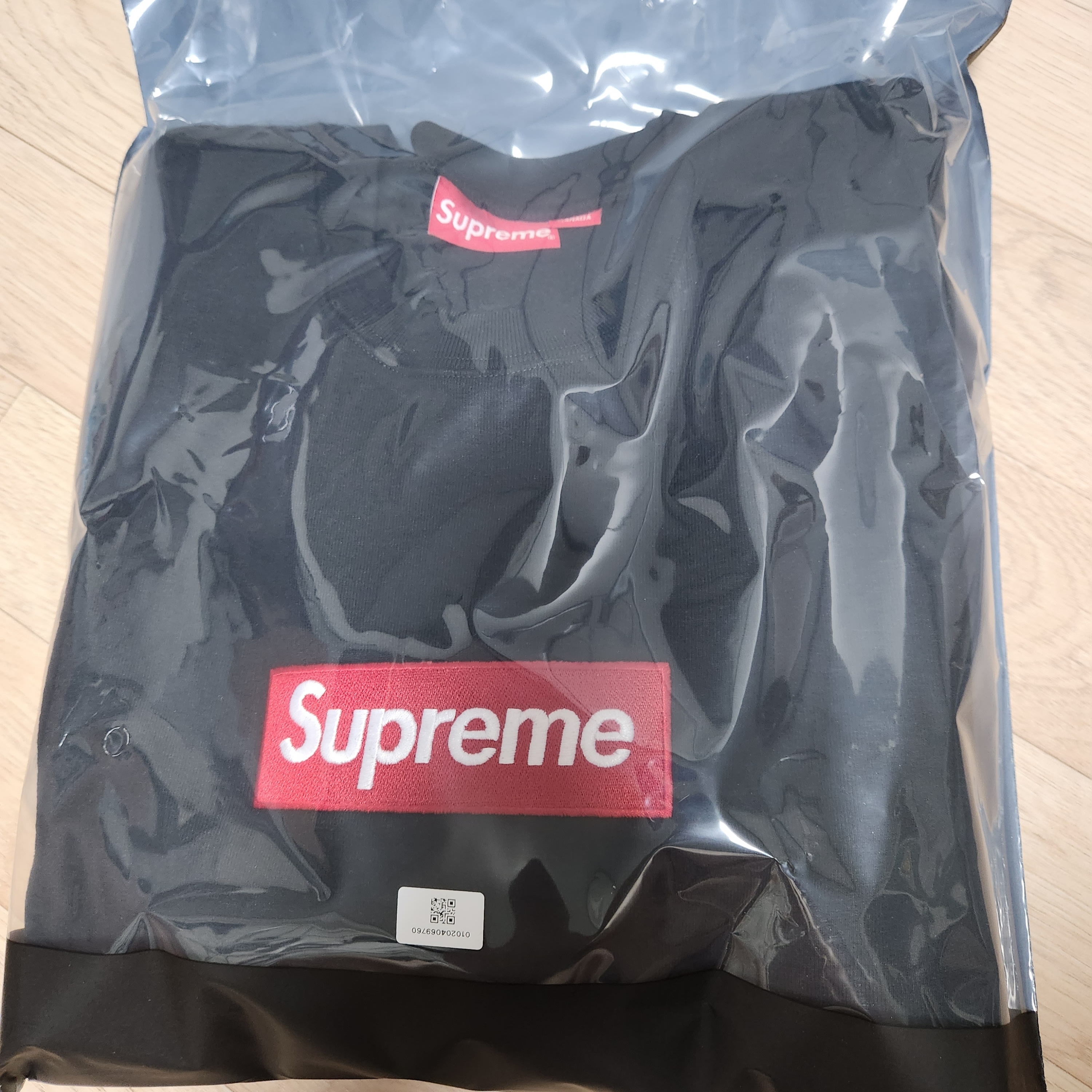 Supreme Box Logo Crewneck Black - 22FW 착용 스타일