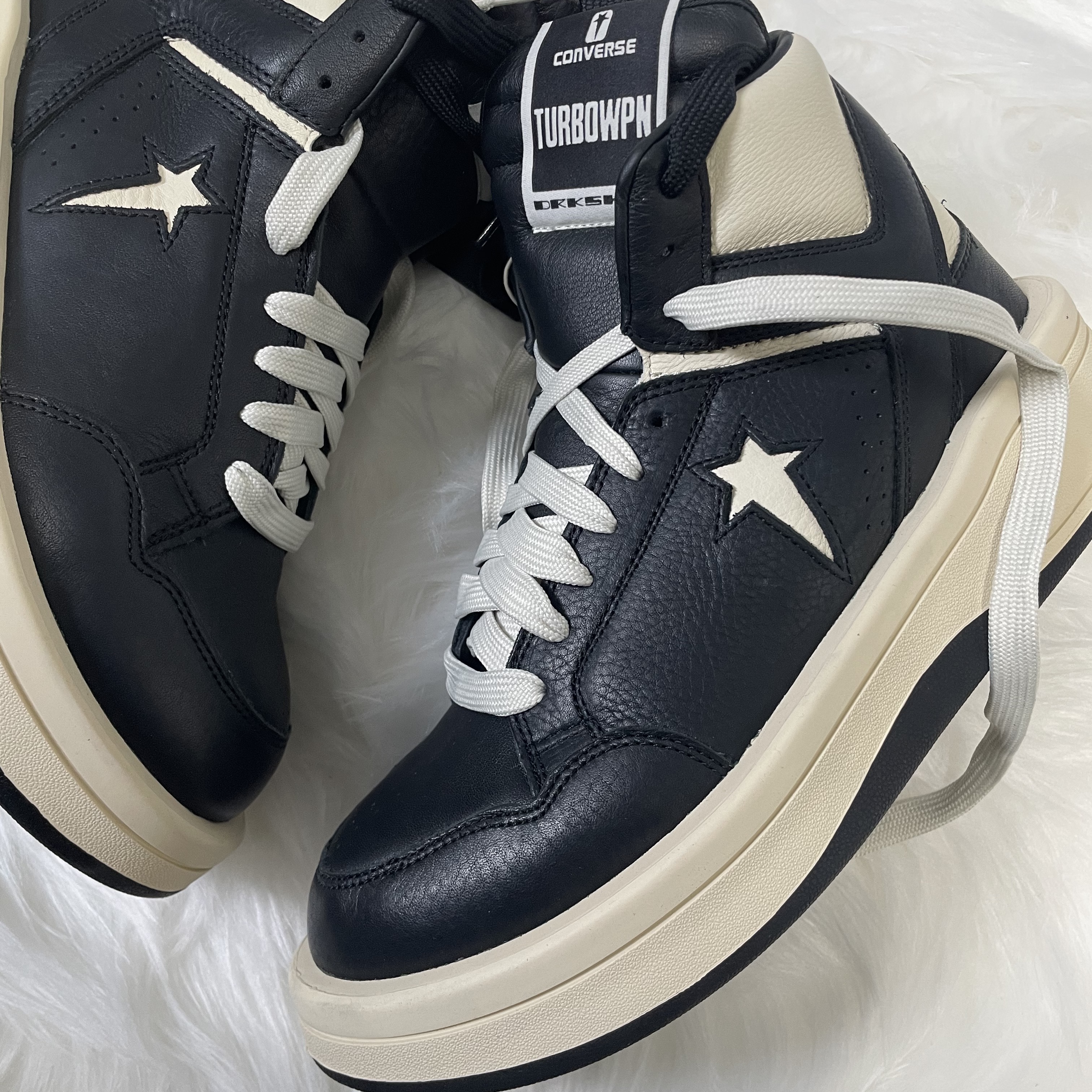 Converse x Drkshdw Turbowpn Black Cream 착용 스타일