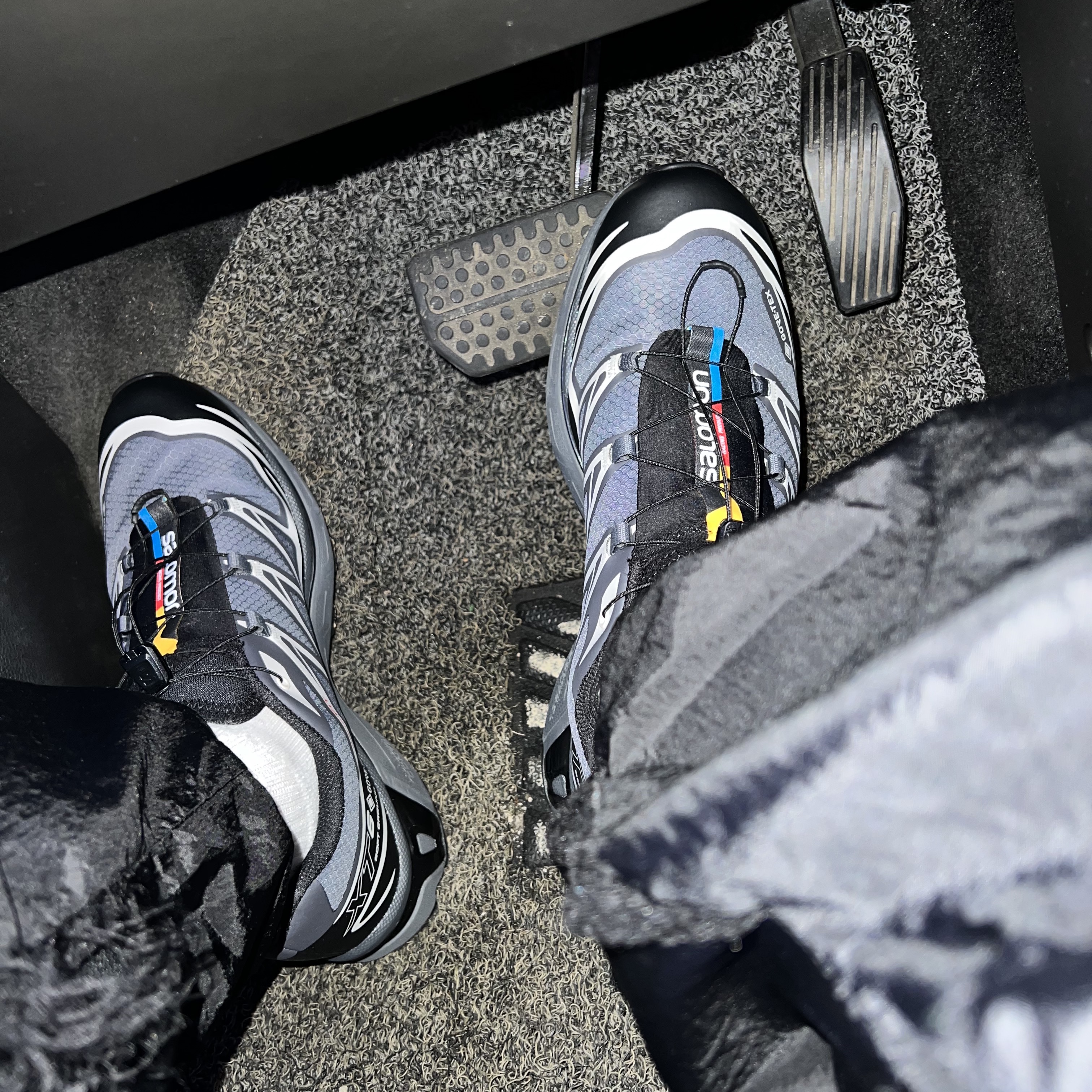Salomon XT-6 Gore-Tex Black Ebony 착용 스타일
