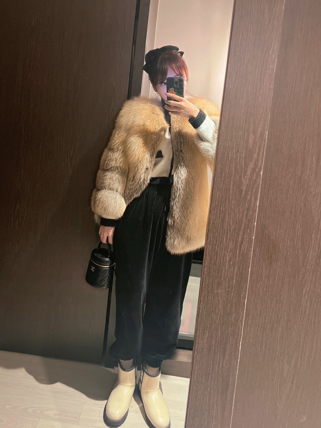(W) UGG Classic Clear Mini Boots Natural Black 착용 스타일