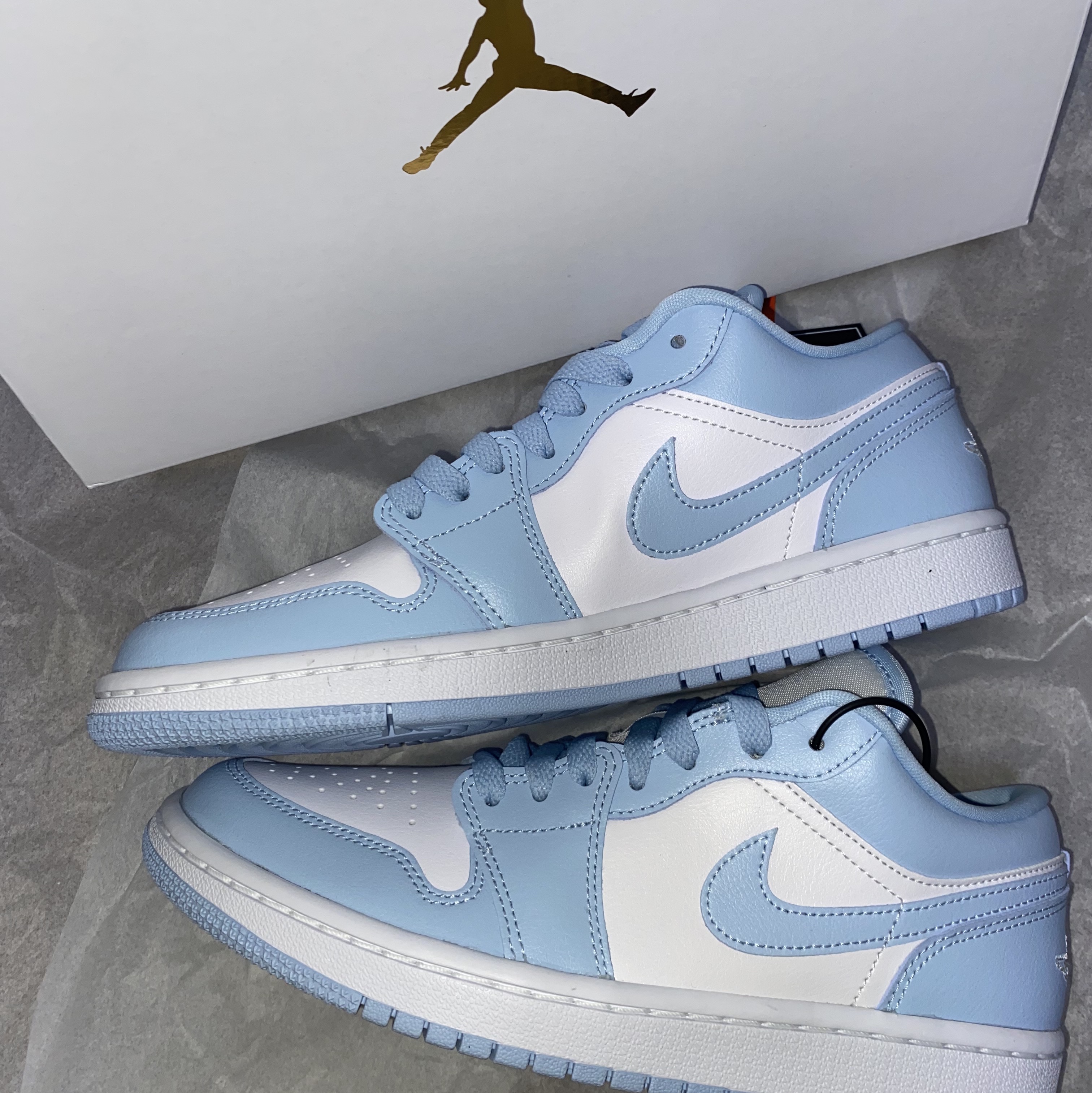 (W) Jordan 1 Low White Ice Blue 착용 스타일