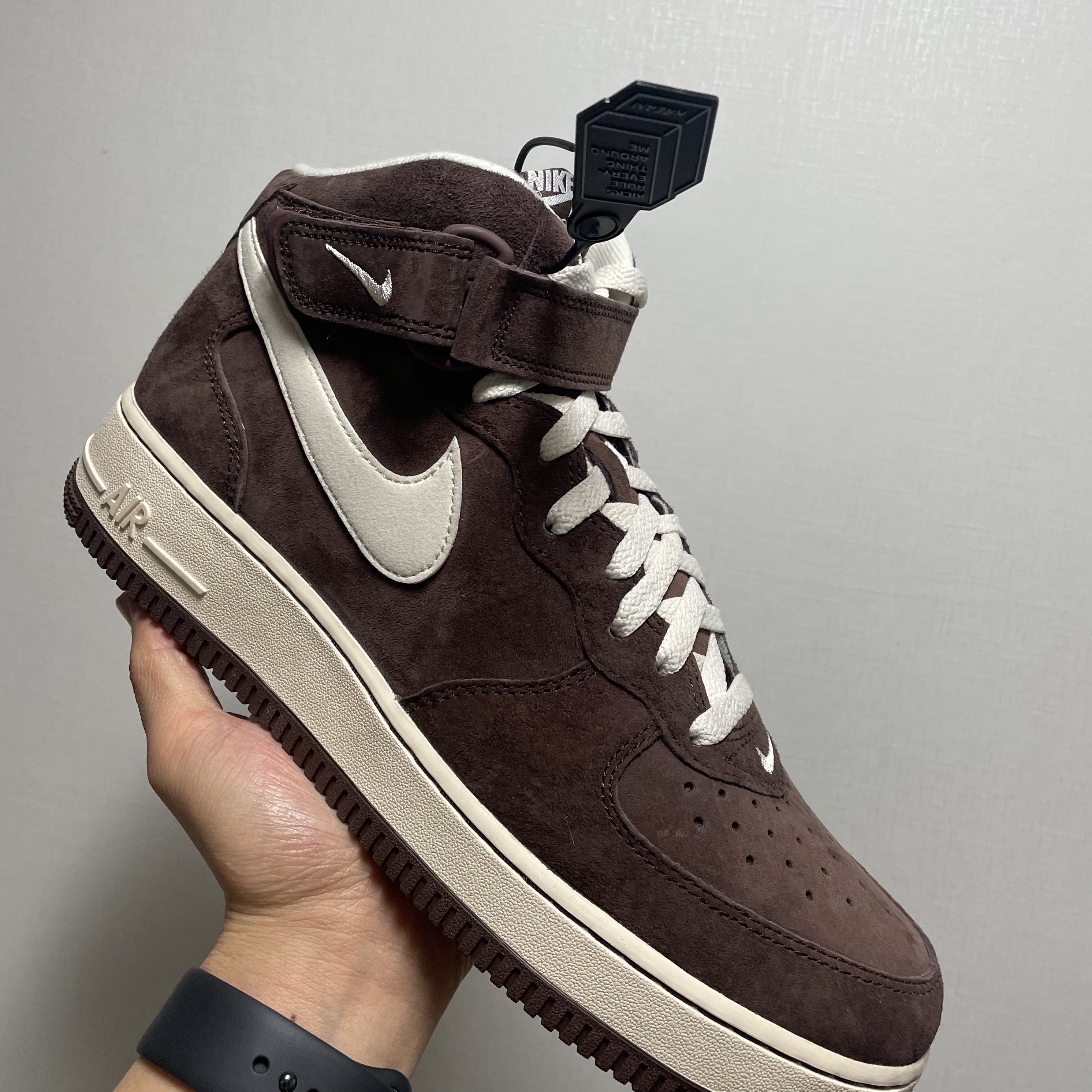 Nike Air Force 1 Mid '07 QS Chocolate 착용 스타일