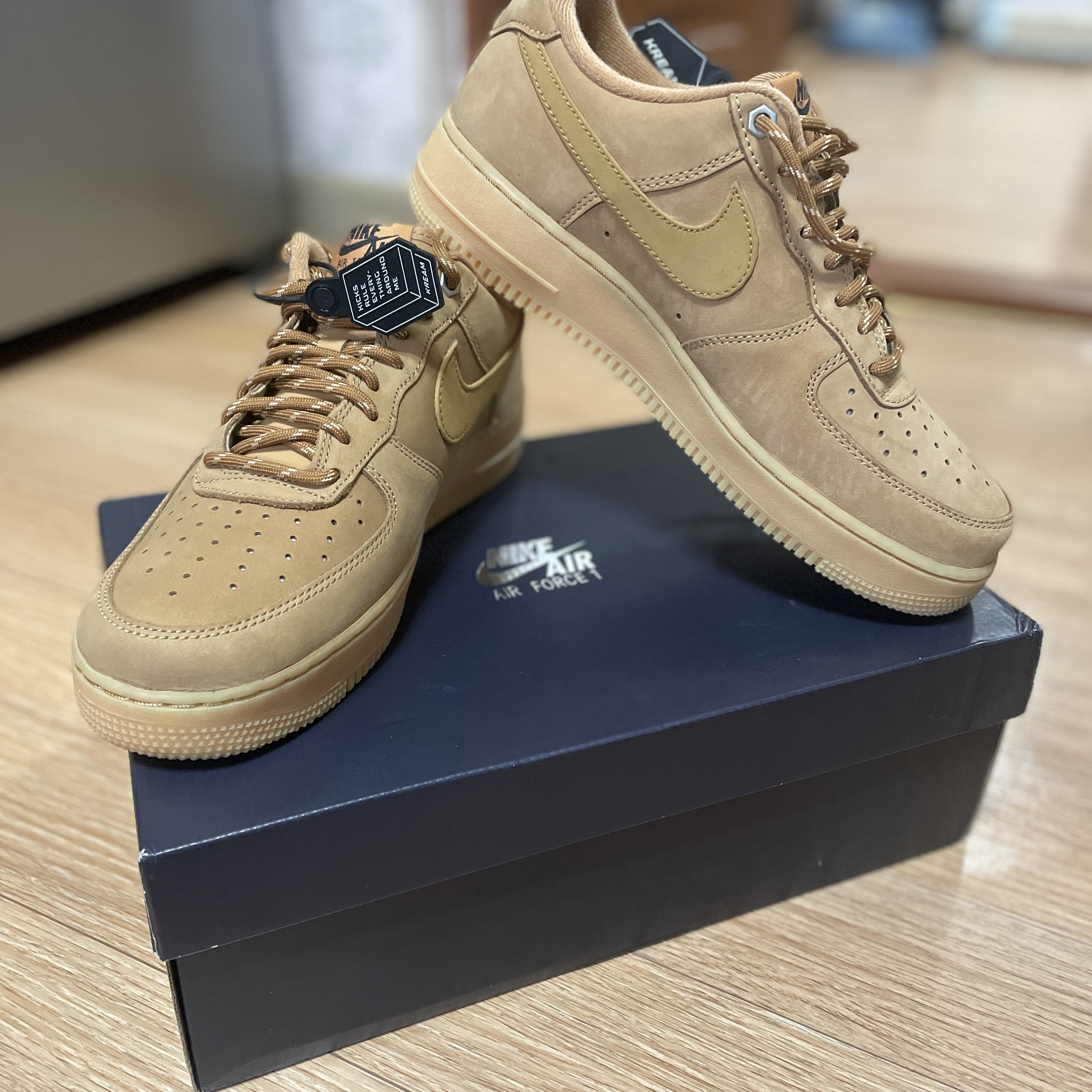 Nike Air Force 1 '07 WB Flax 착용 스타일