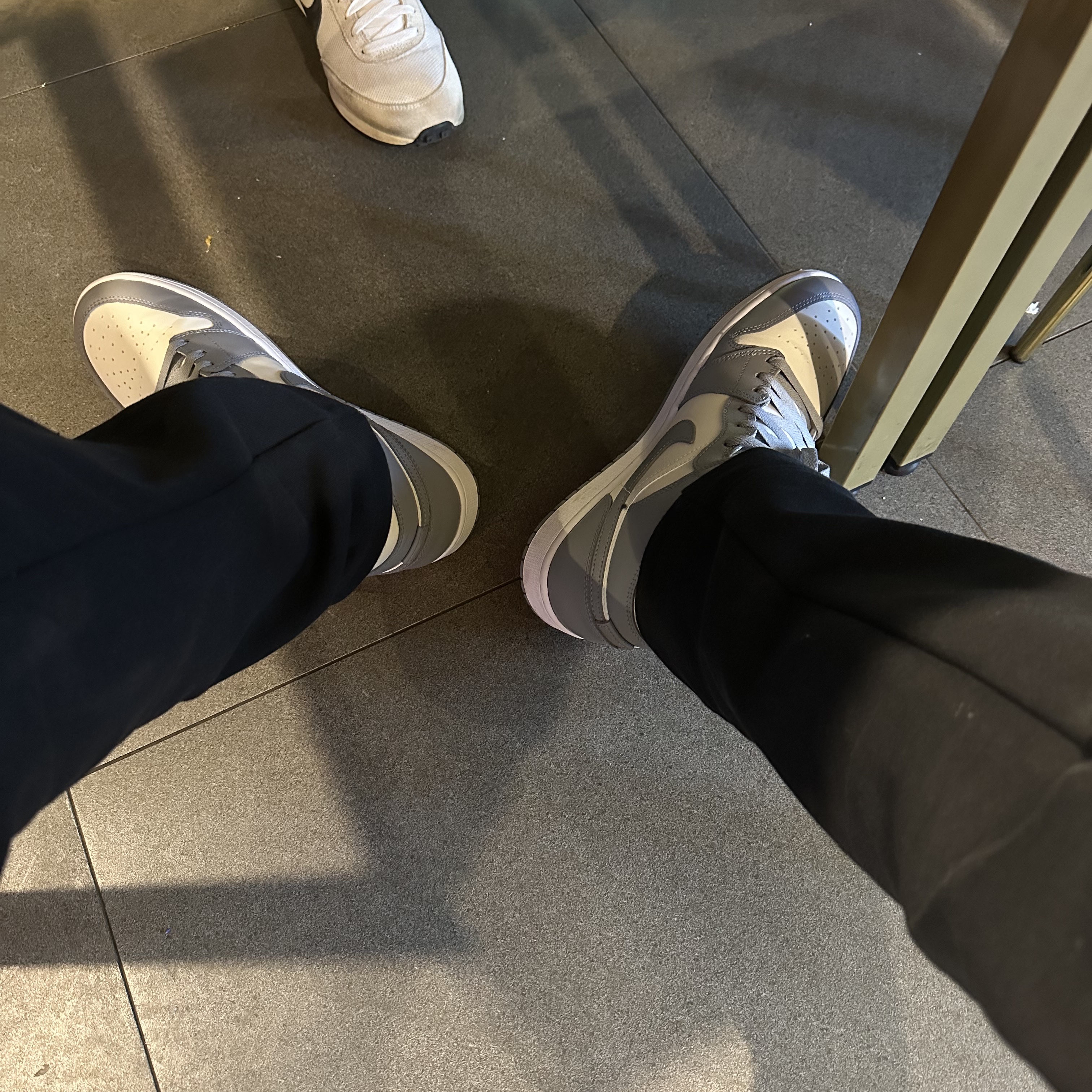 (W) Jordan 1 Mid Sail Stealth 착용 스타일