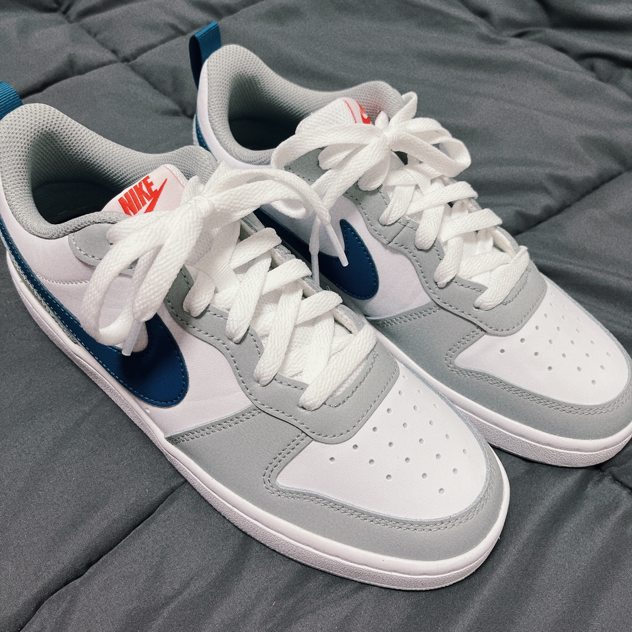 (GS) Nike Court Borough Low 2 Light Smoke Grey 착용 스타일 - 2