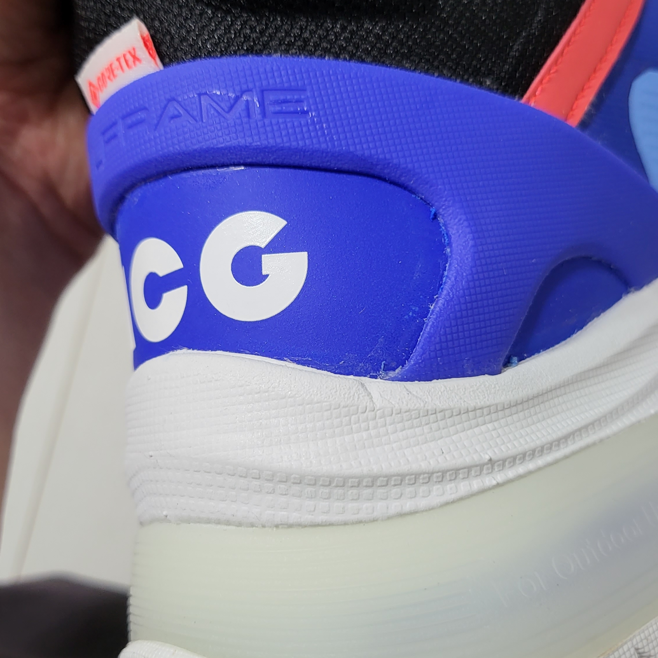Nike ACG Air Zoom Gaiadome Gore-Tex Hyper Royal 착용 스타일 - 3