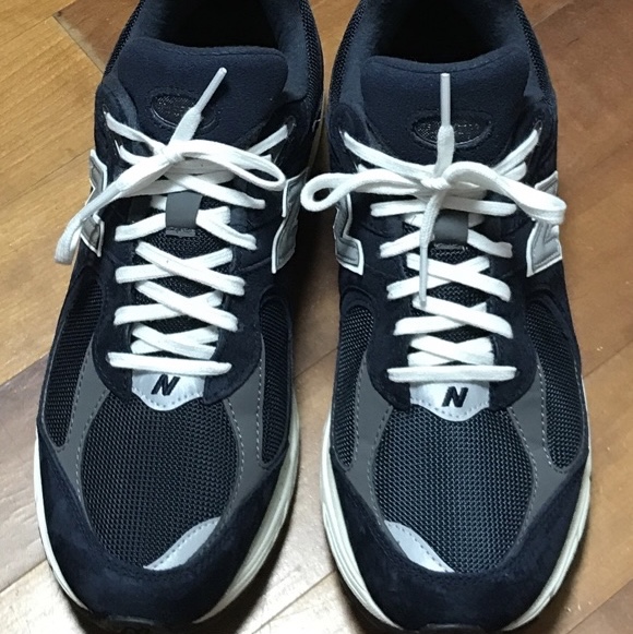 New Balance 2002R Eclipse Castlerock 착용 스타일