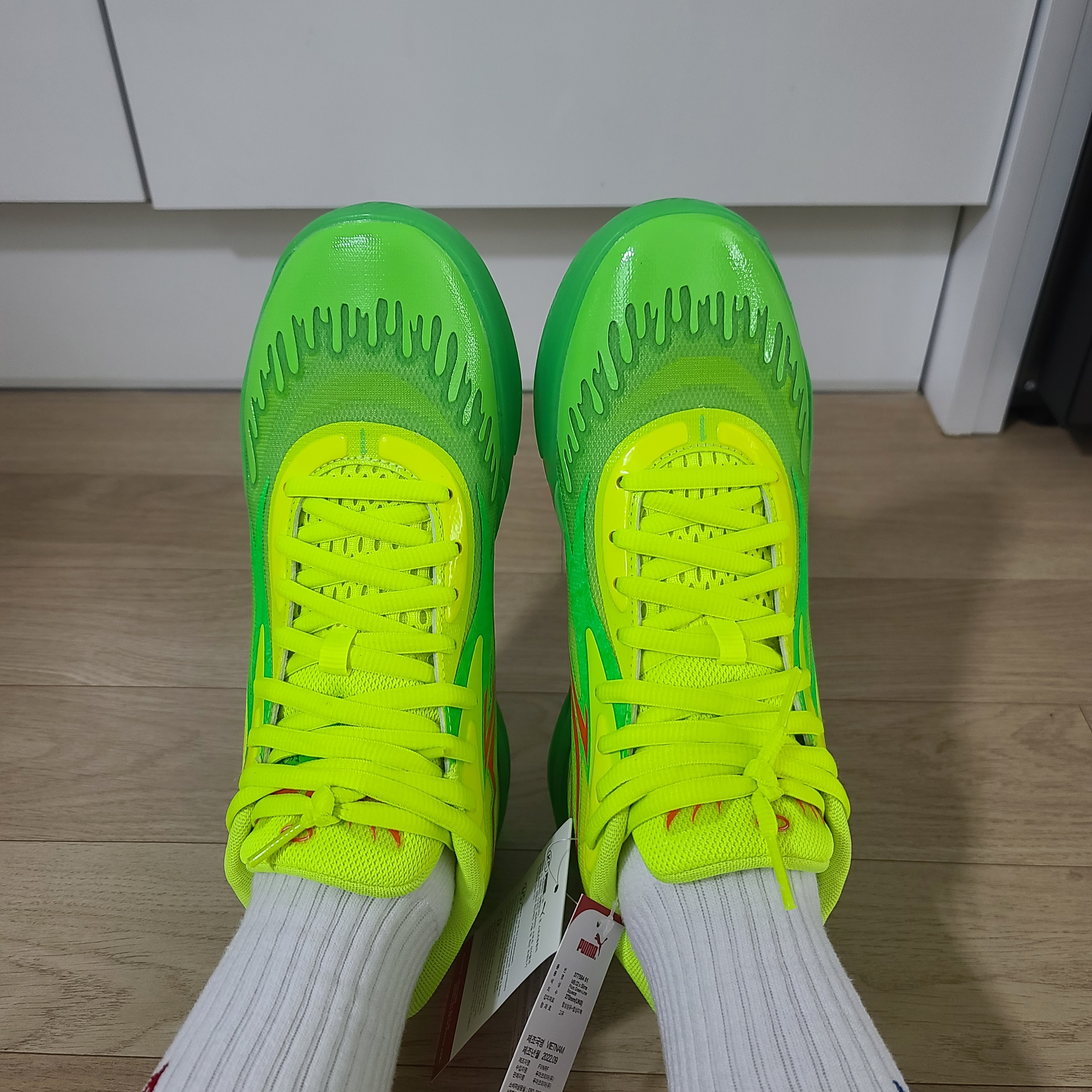 Puma MB.02 Lamelo Ball Fluro Green Lime Squeeze 착용 스타일