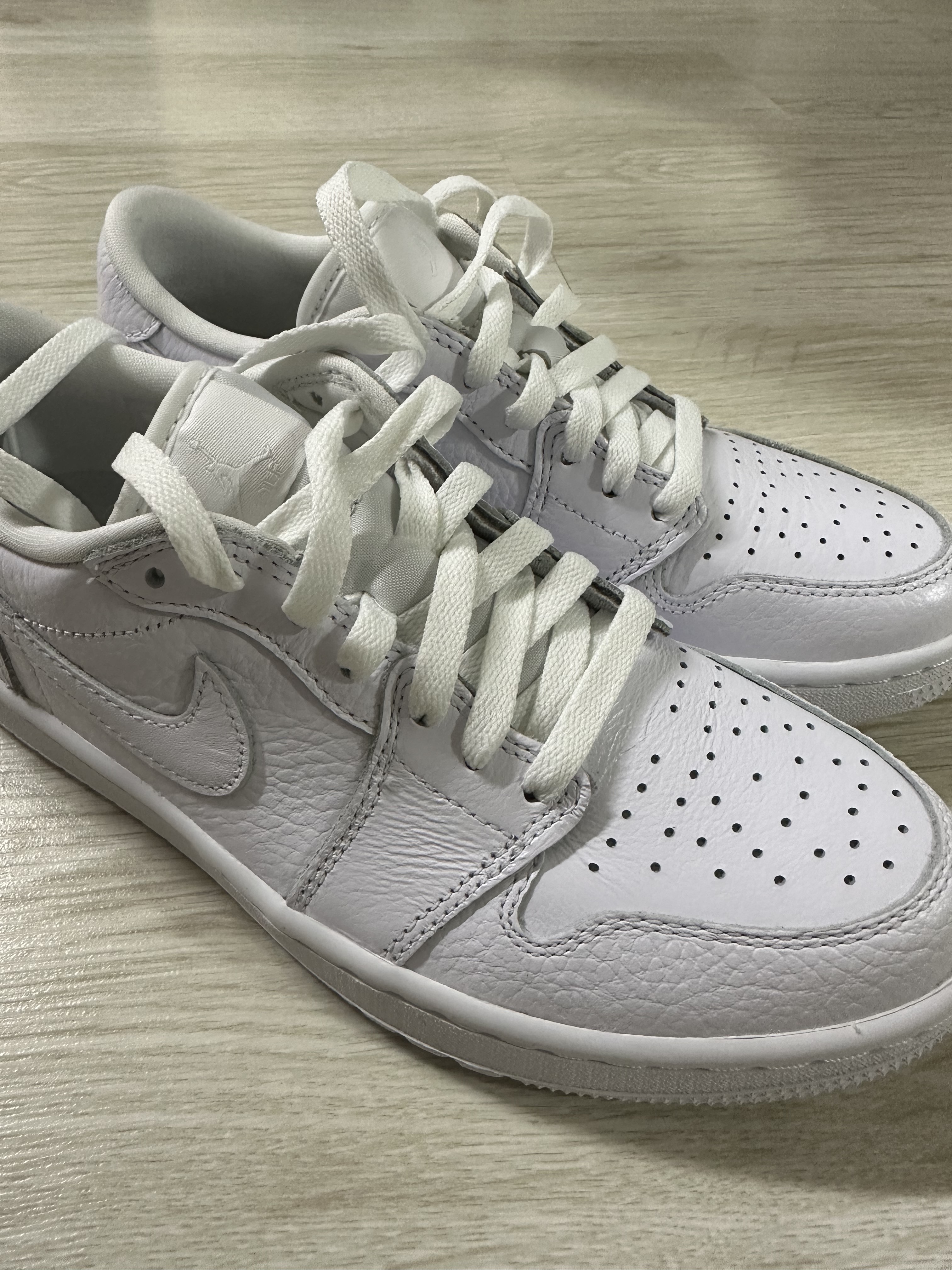 Jordan 1 Low Golf Triple White 착용 스타일