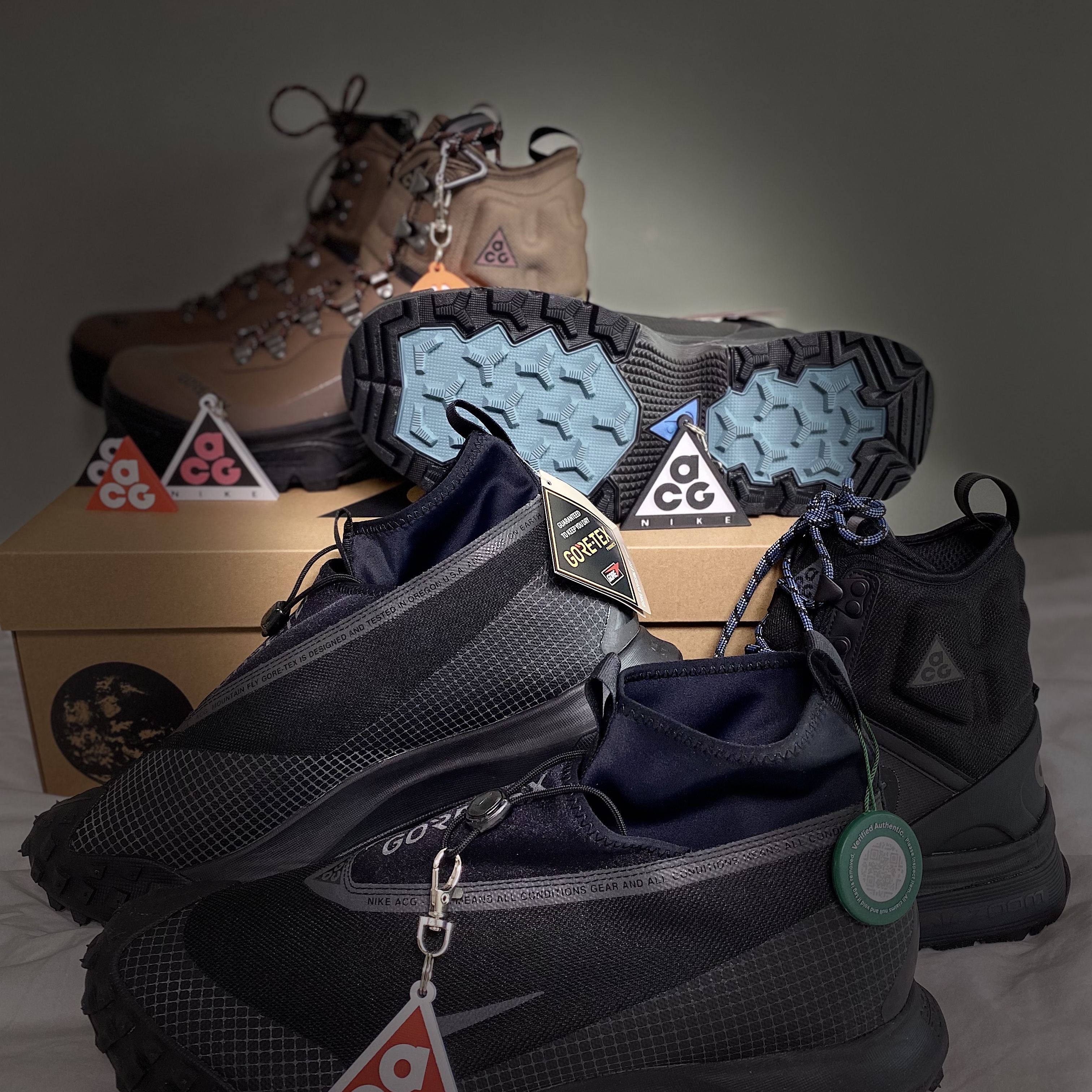 Nike ACG Mountain Fly Gore-Tex Black and Dark Grey, Nike ACG Air Zoom Gaiadome Gore-Tex Trails End Brown 착용 스타일 - 2