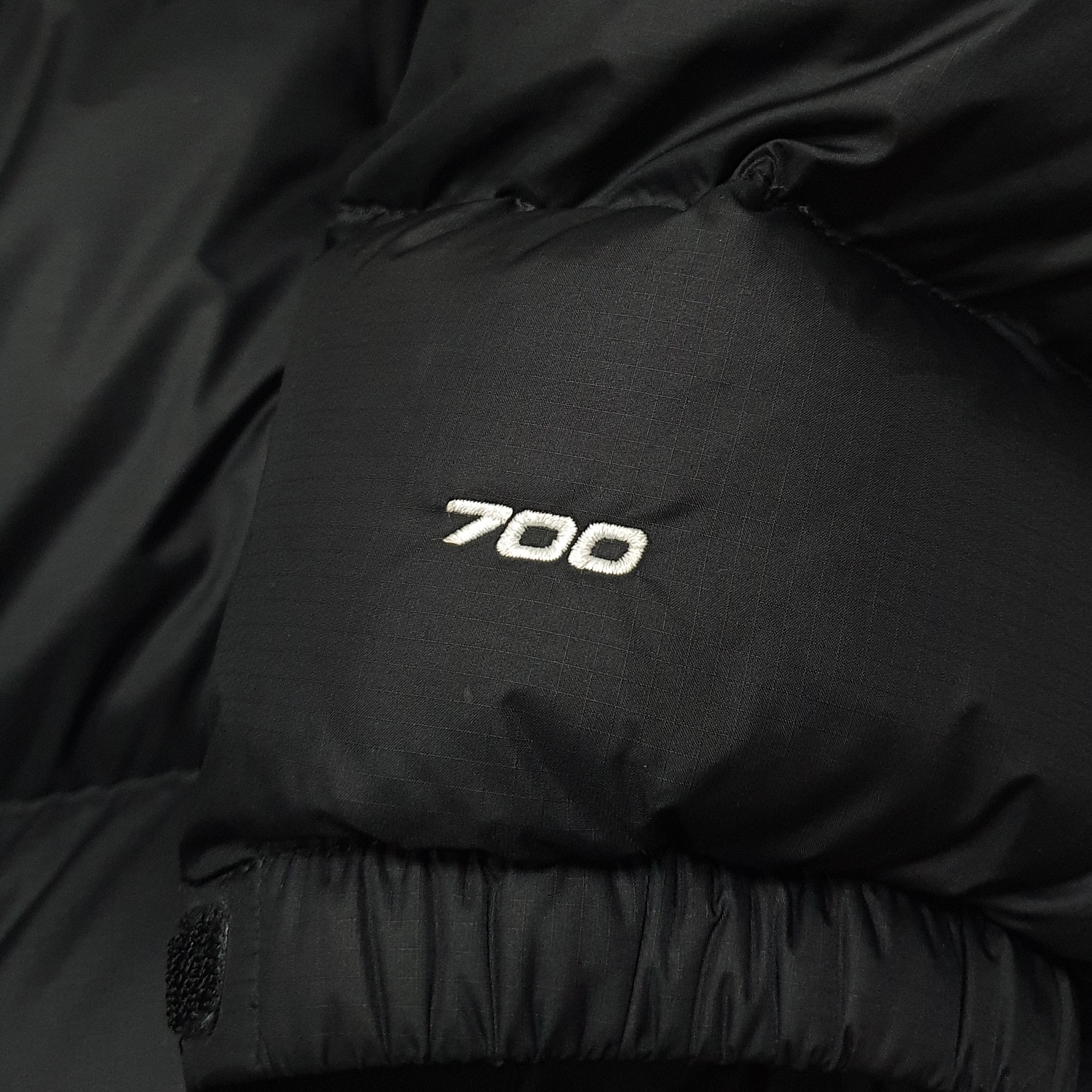 The North Face 1996 Retro Nuptse Down Jacket TNF Black 착용 스타일 - 2