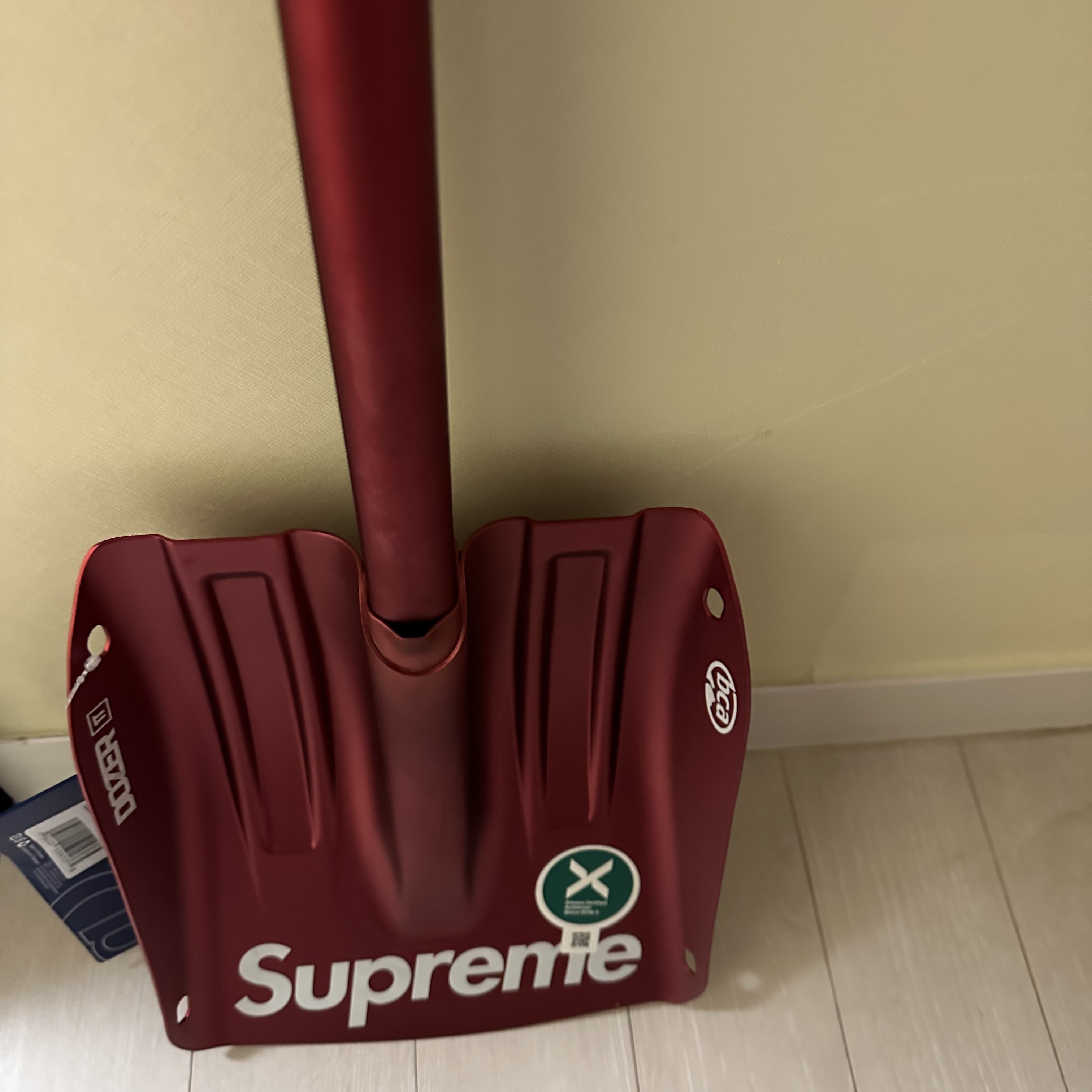 Supreme Backcountry Access Snow Shovel Red - 22FW 착용 스타일