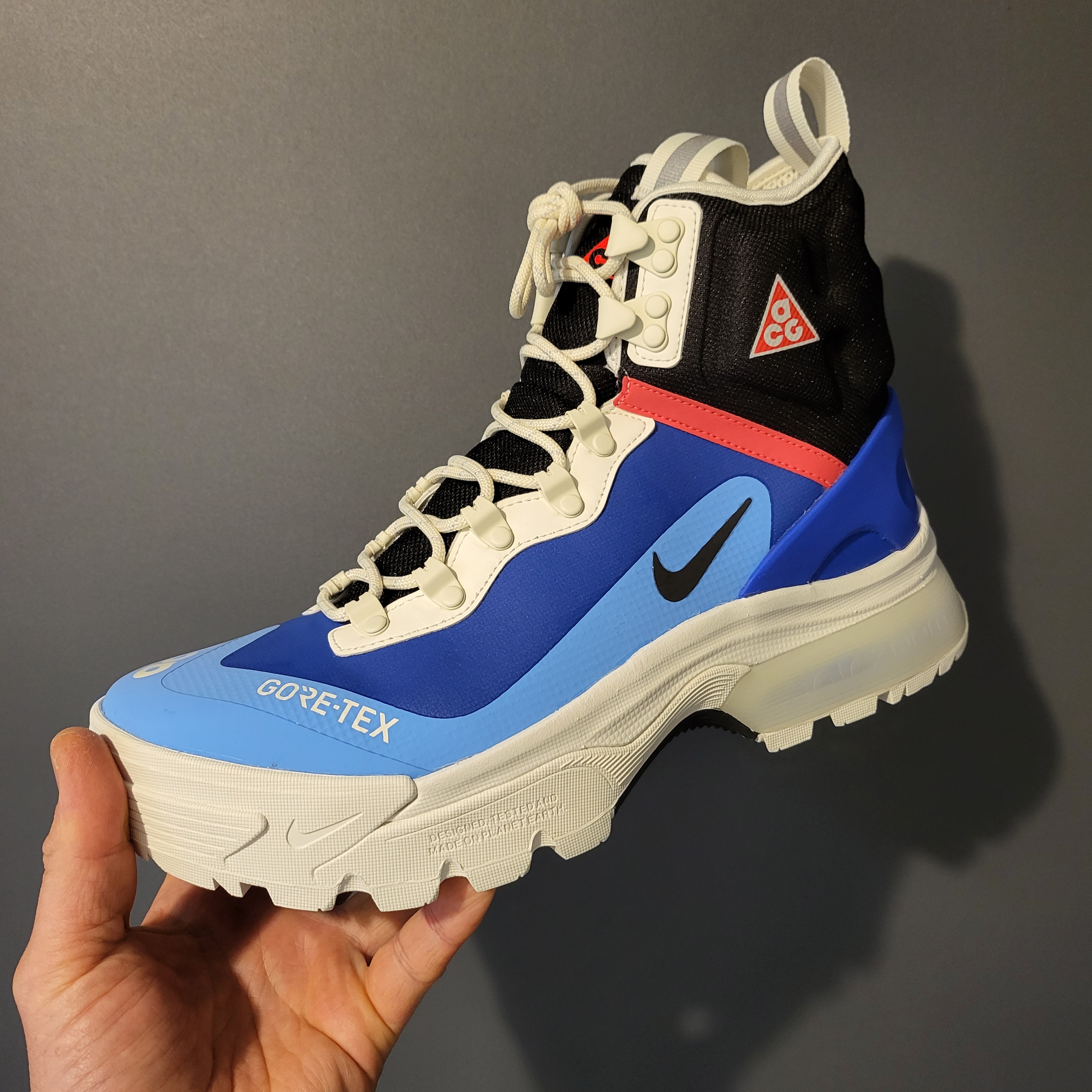 Nike ACG Air Zoom Gaiadome Gore-Tex Hyper Royal 착용 스타일 - 1