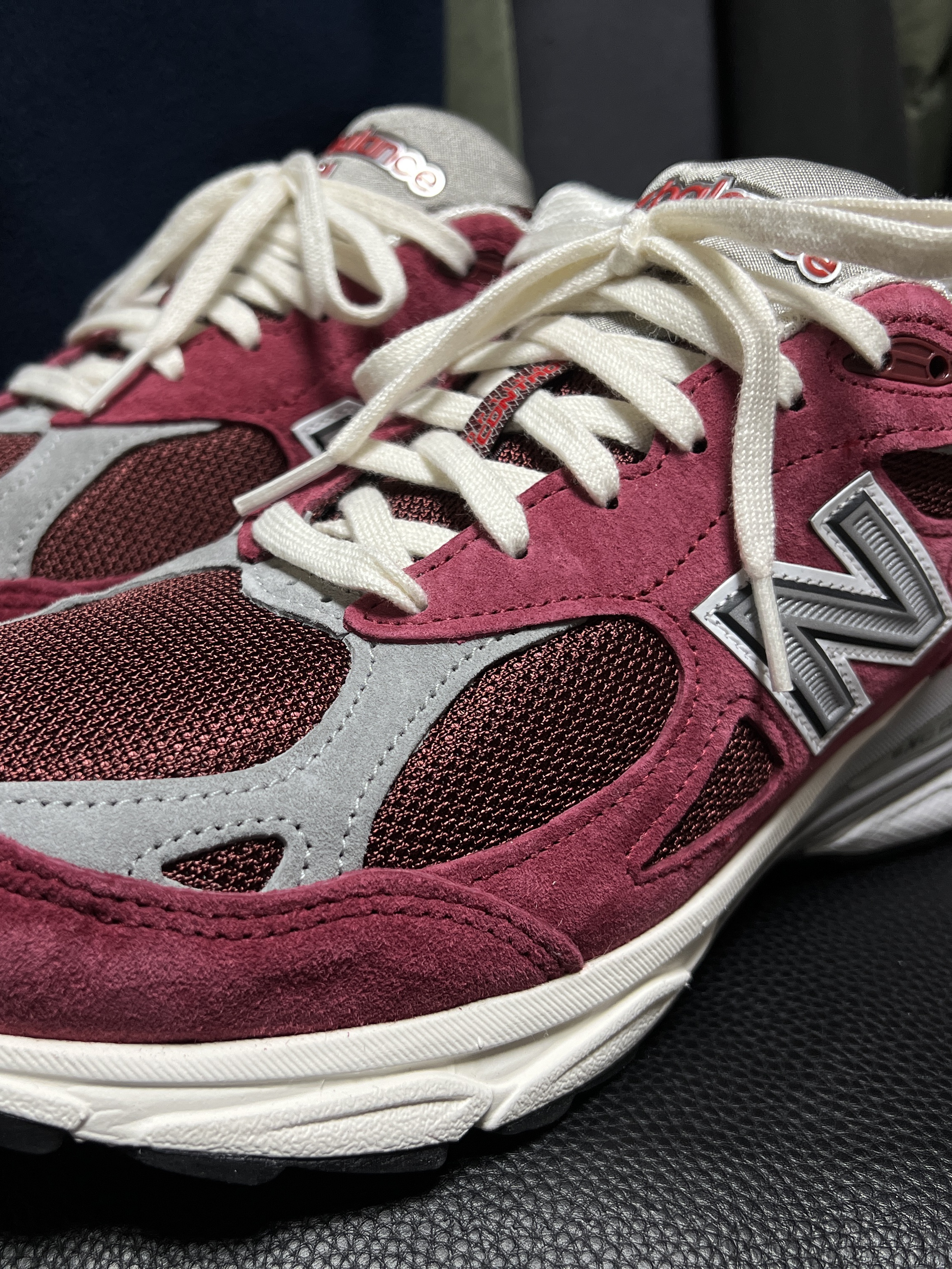 New Balance 990v3 Made in USA Scarlet Marblehead 착용 스타일 - 2