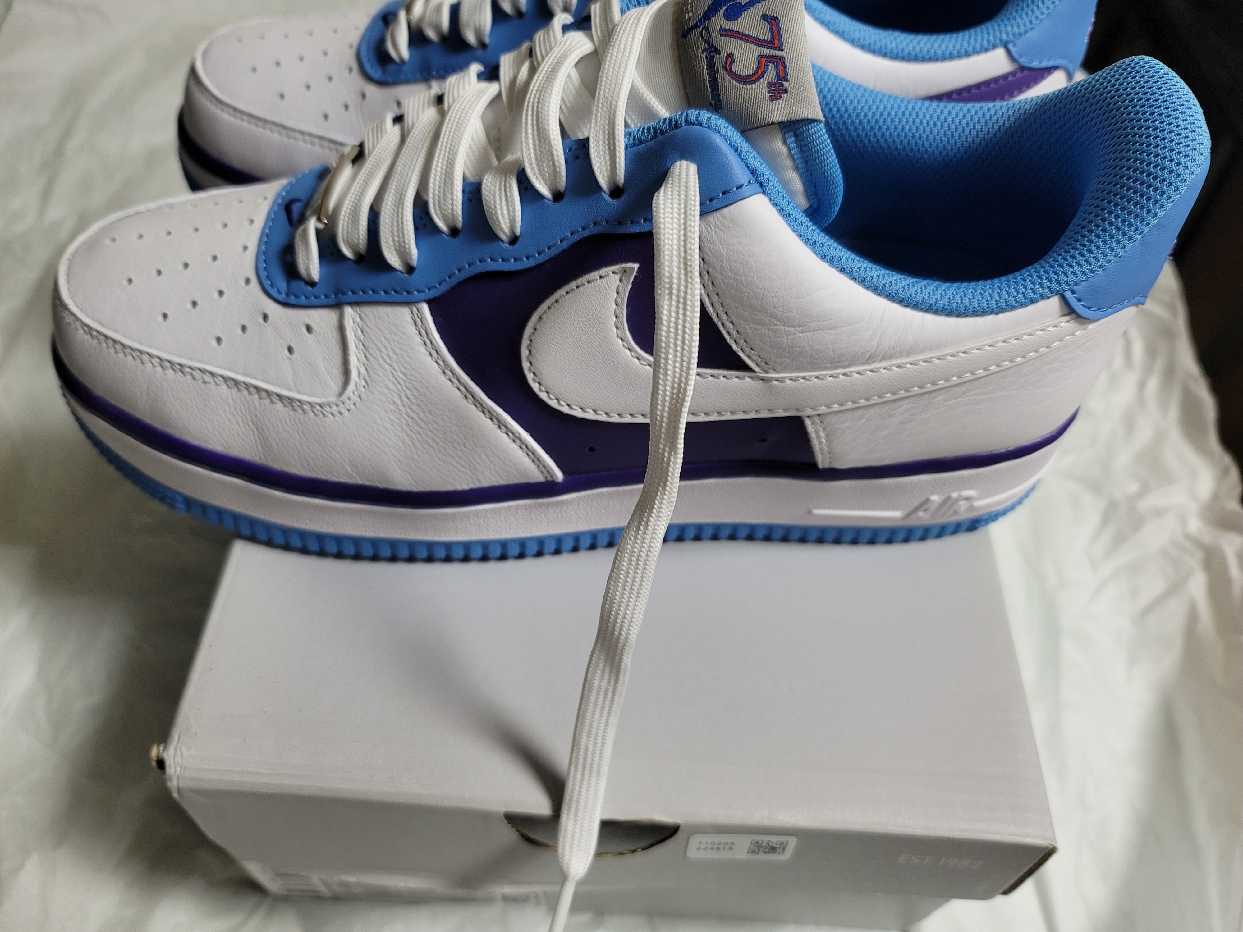 Nike x NBA Air Force 1 '07 LV8 EMB White and Coast Field 착용 스타일 - 2