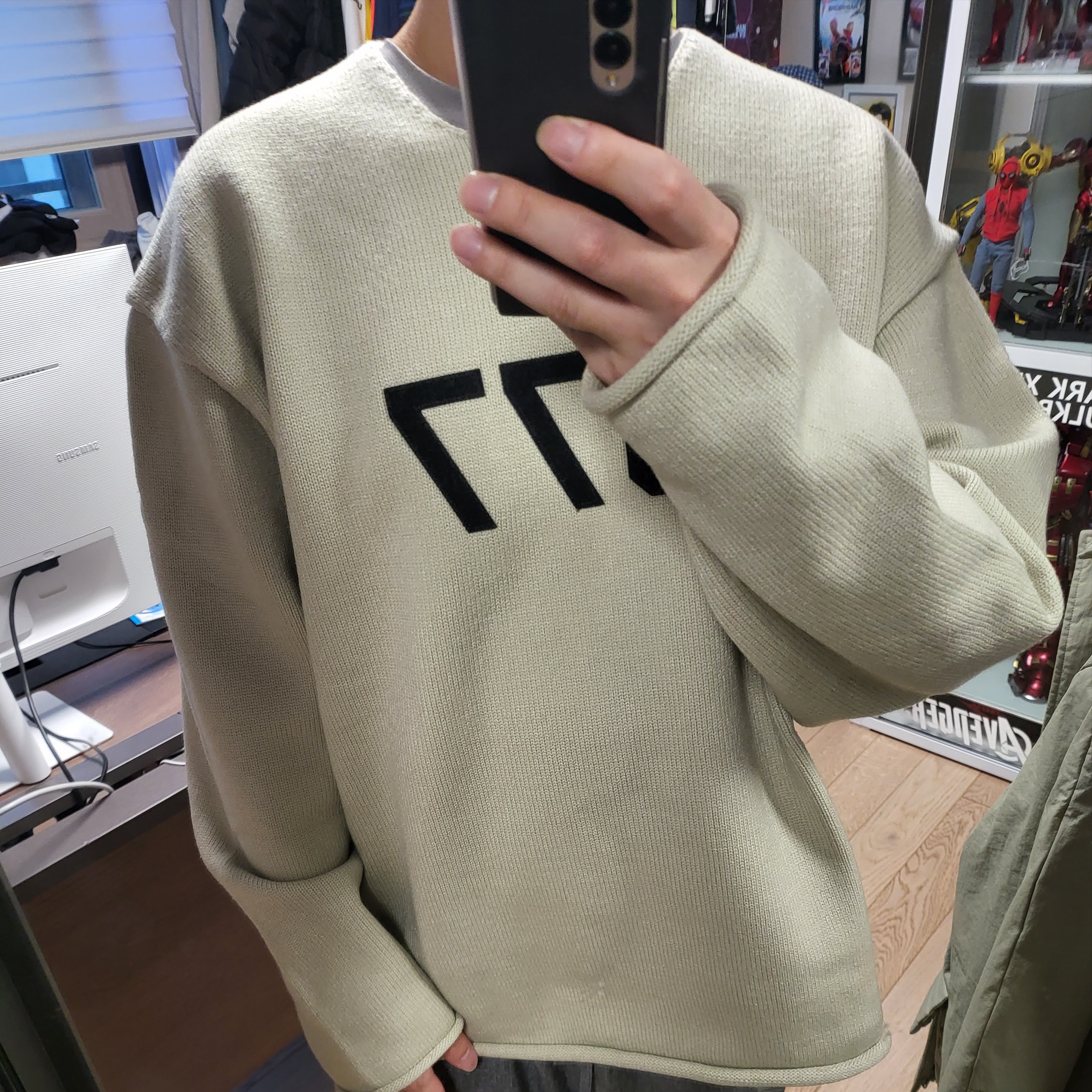 Essentials 1977 Raw Edge Sweater Wheat - 22SS 착용 스타일