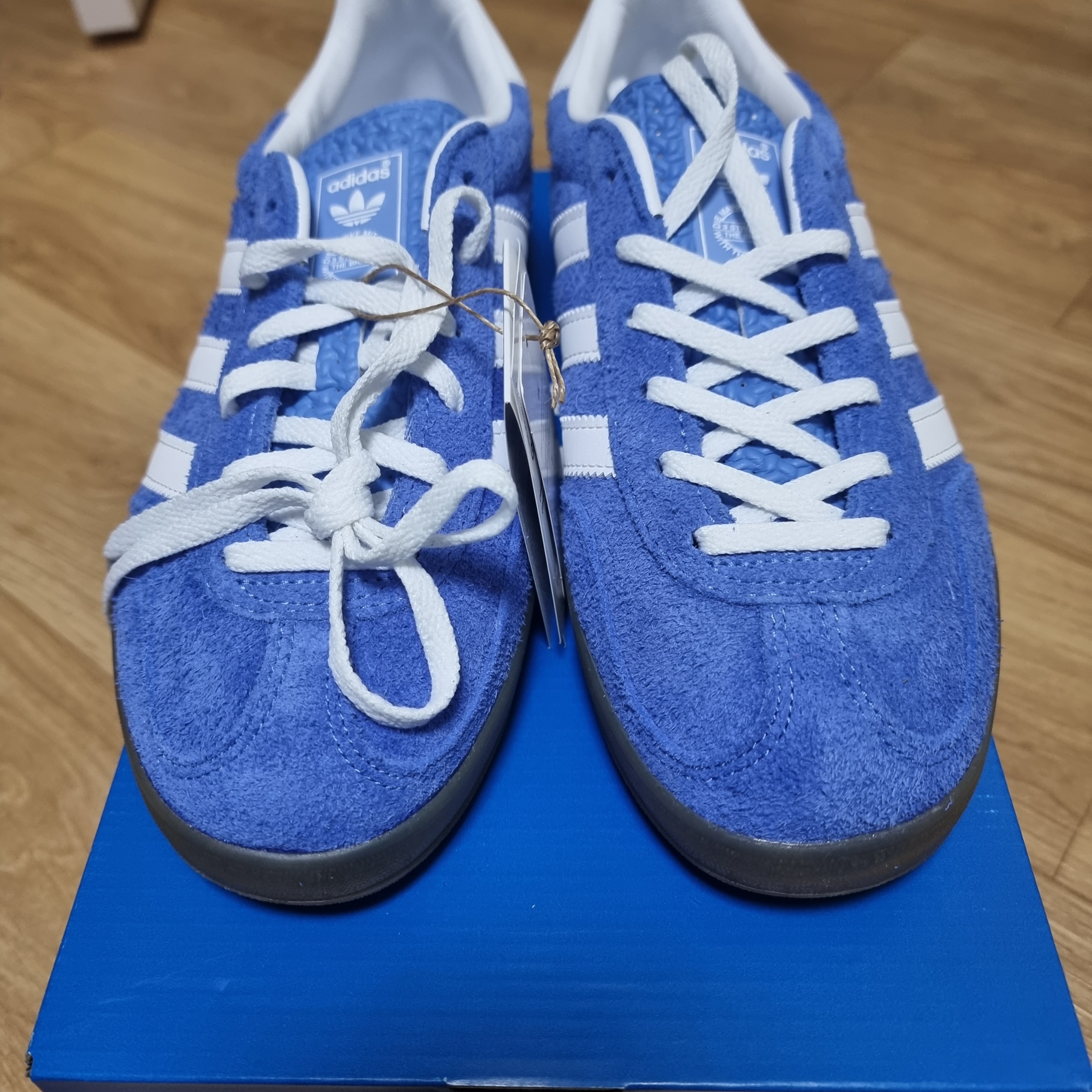 (W) Adidas Gazelle Indoor Blue Fusion Cloud White 착용 스타일 - 2