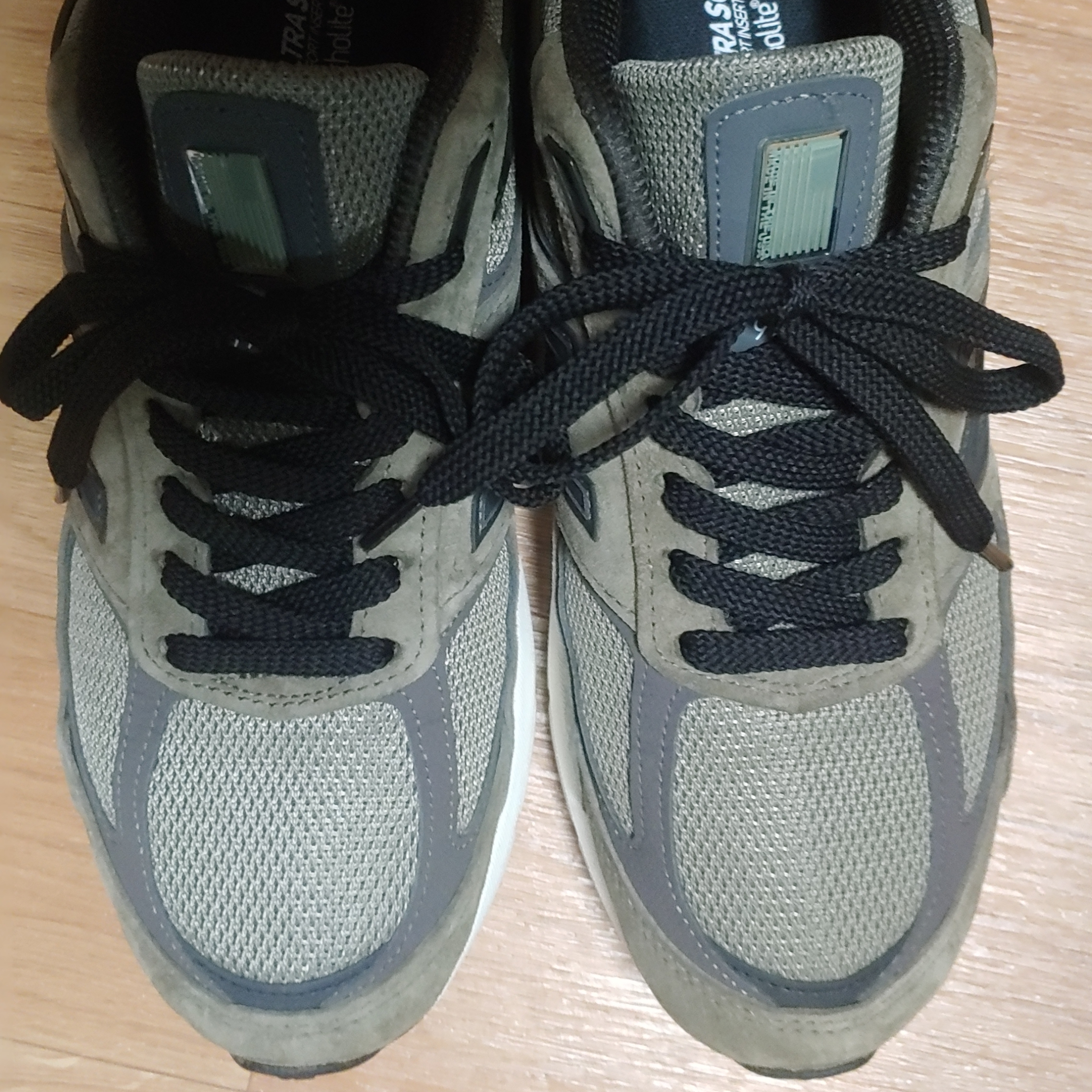 New Balance 990v5 Made in USA Khaki 착용 스타일