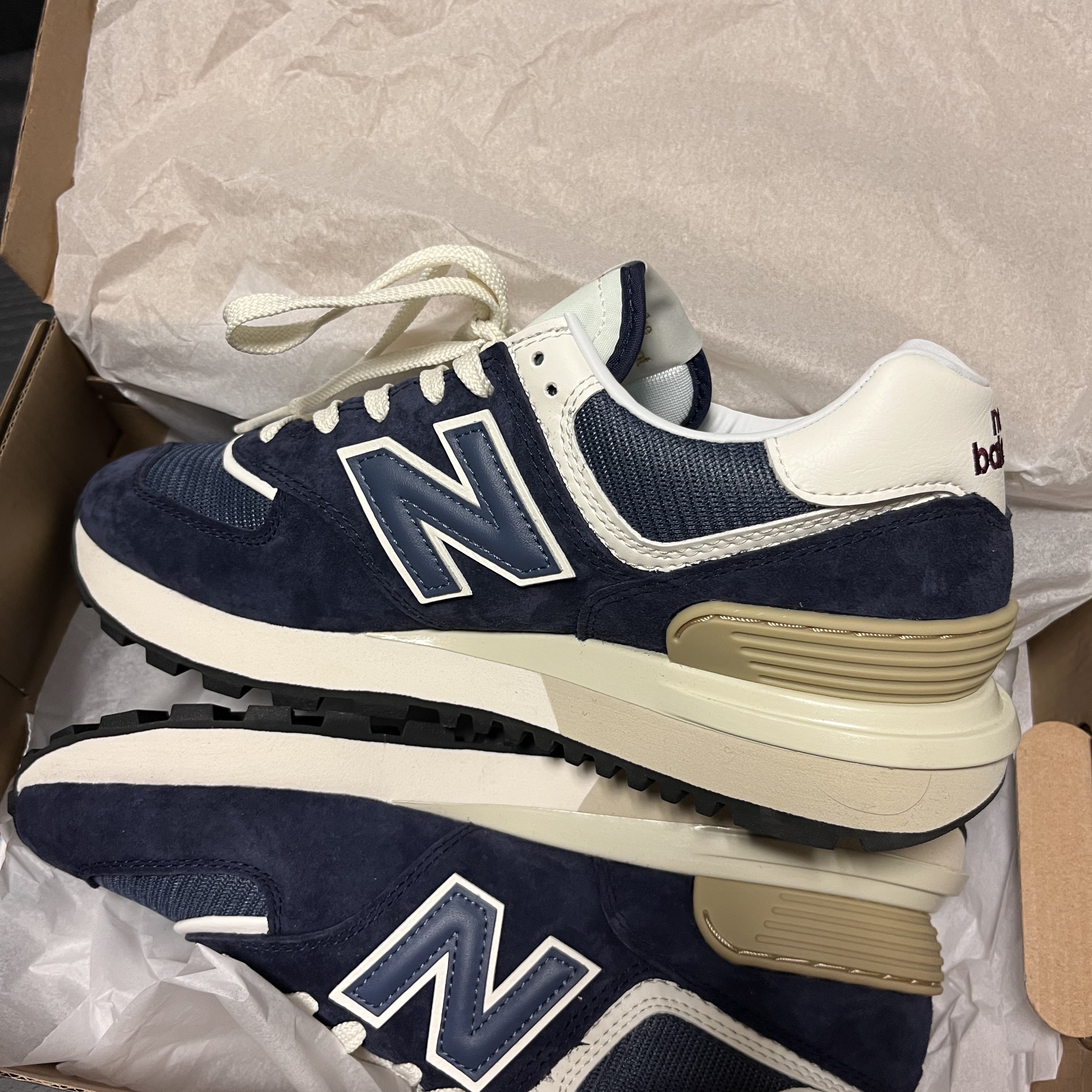 New Balance 574 Legacy Navy 착용 스타일 - 2