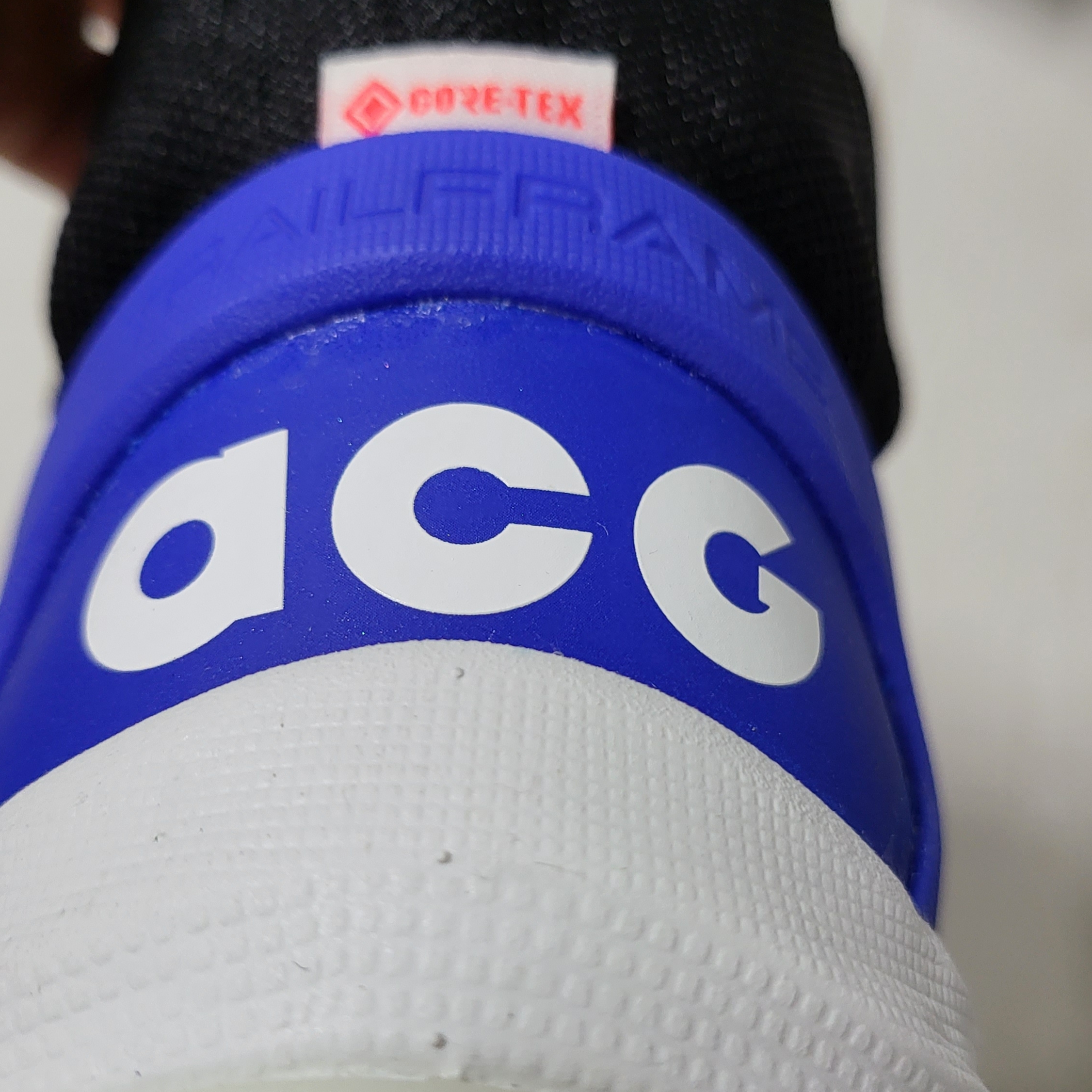 Nike ACG Air Zoom Gaiadome Gore-Tex Hyper Royal 착용 스타일 - 4