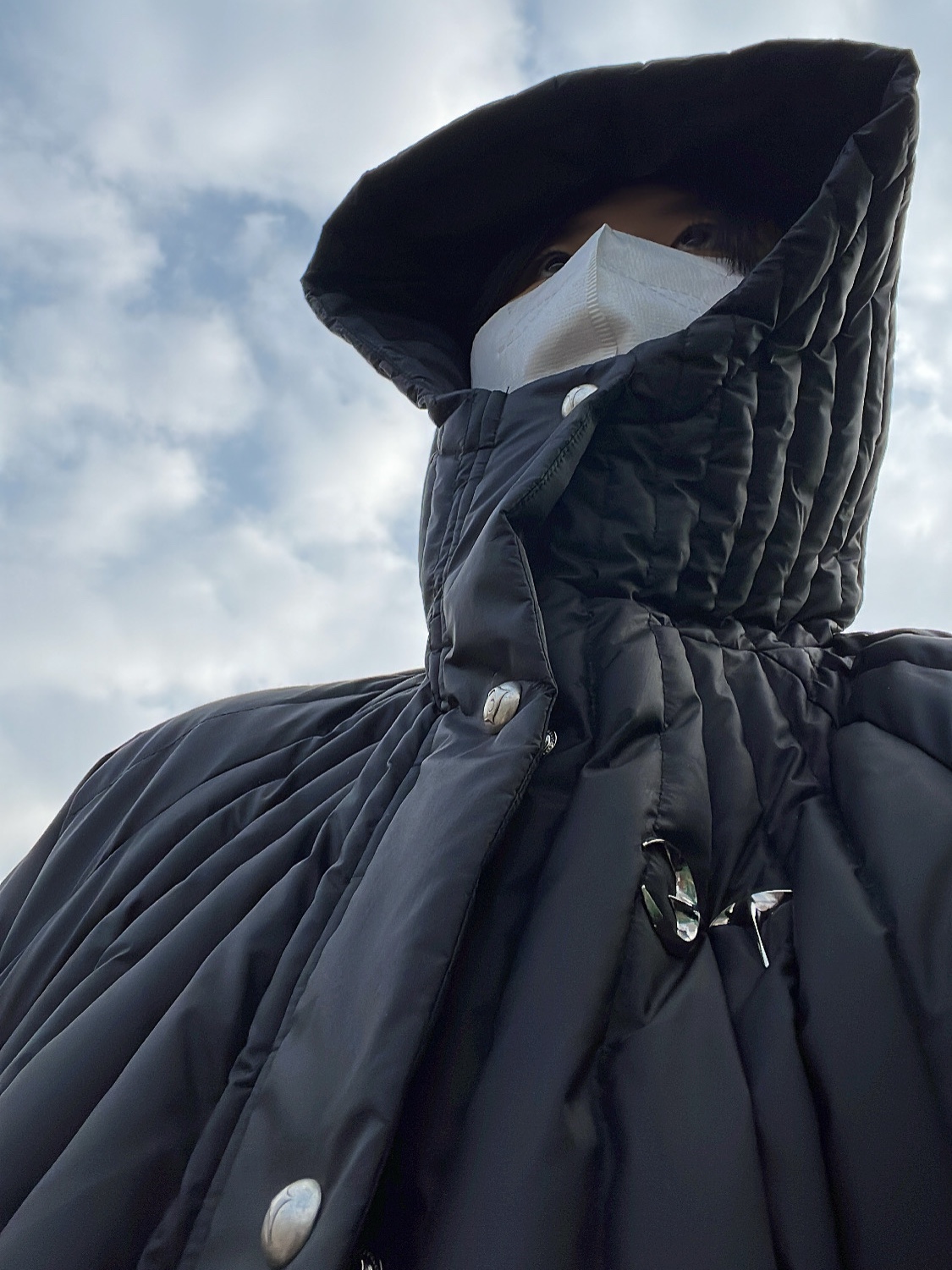 Thug Club Cave Down Jacket Black 착용 스타일