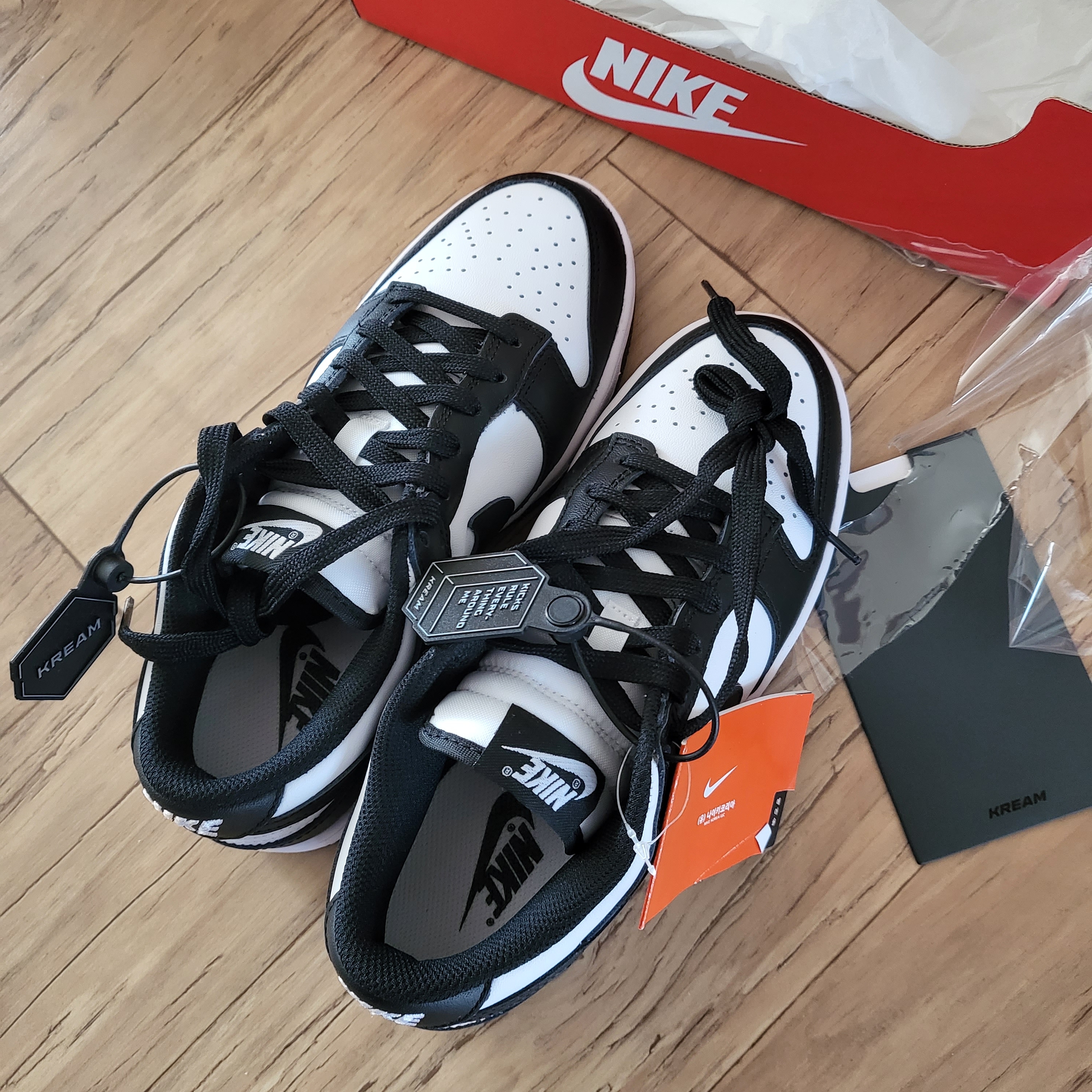 (W) Nike Dunk Low Black 착용 스타일