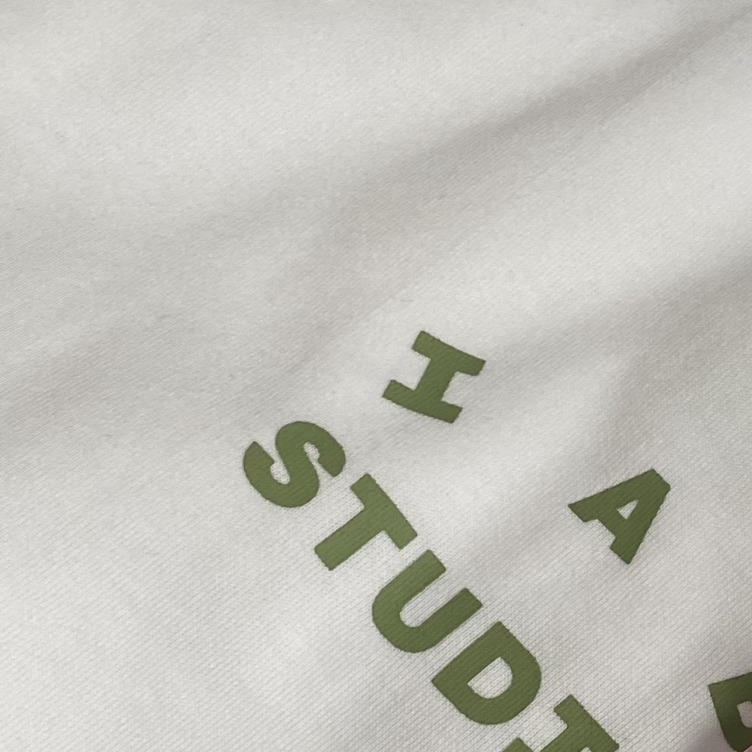 IAB Studio T-Shirt White Light Green 착용 스타일