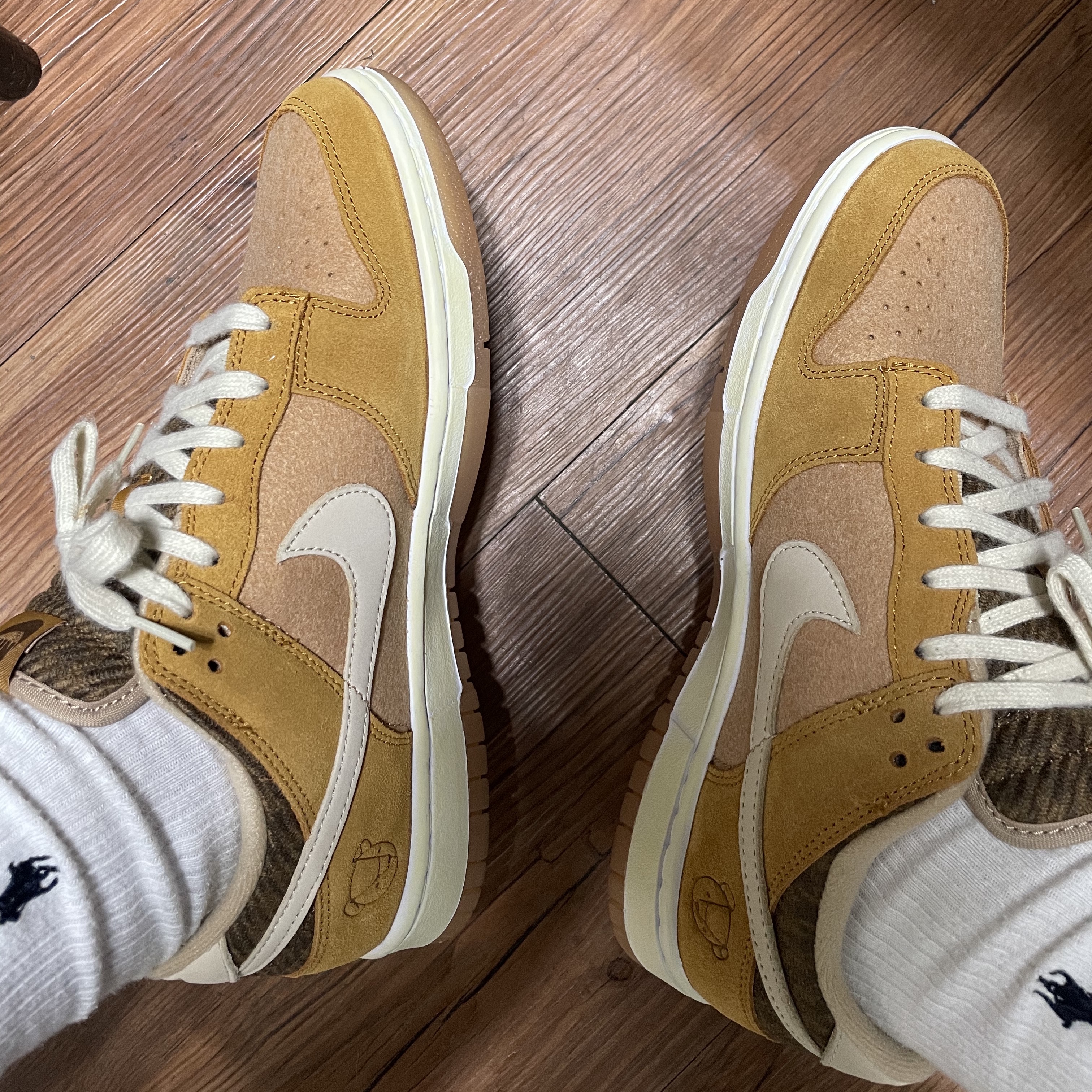 Nike Dunk Low SE Praline Desert Ochre 착용 스타일 - 1