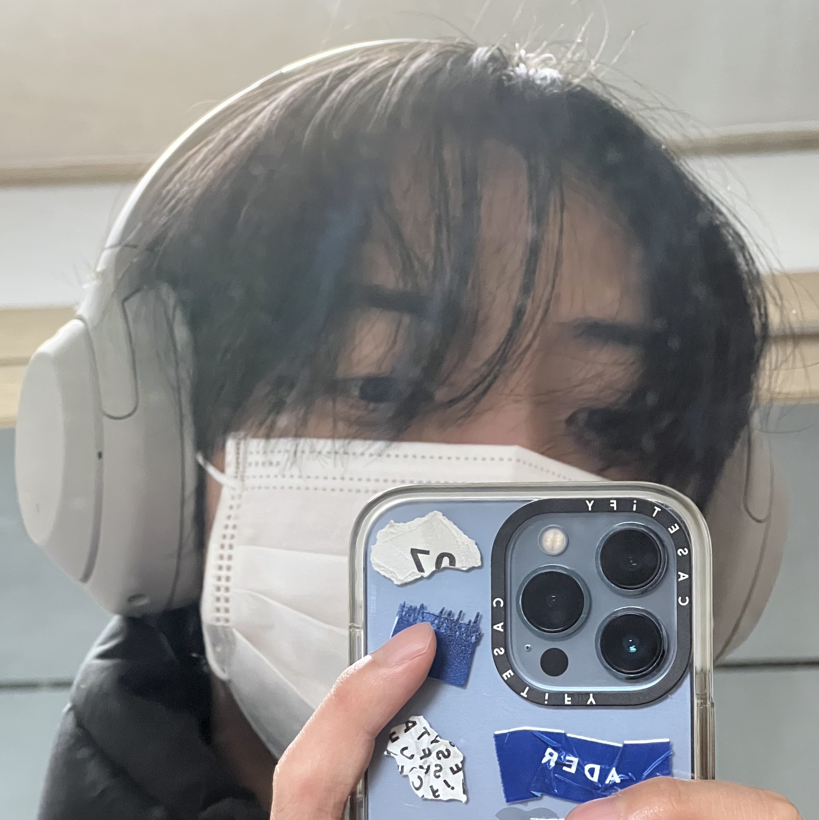 Sony WH-1000XM4 Platinum Silver (Korean Ver.), Casetify x Ader Error Ader Sticker iPhone Case 착용 스타일