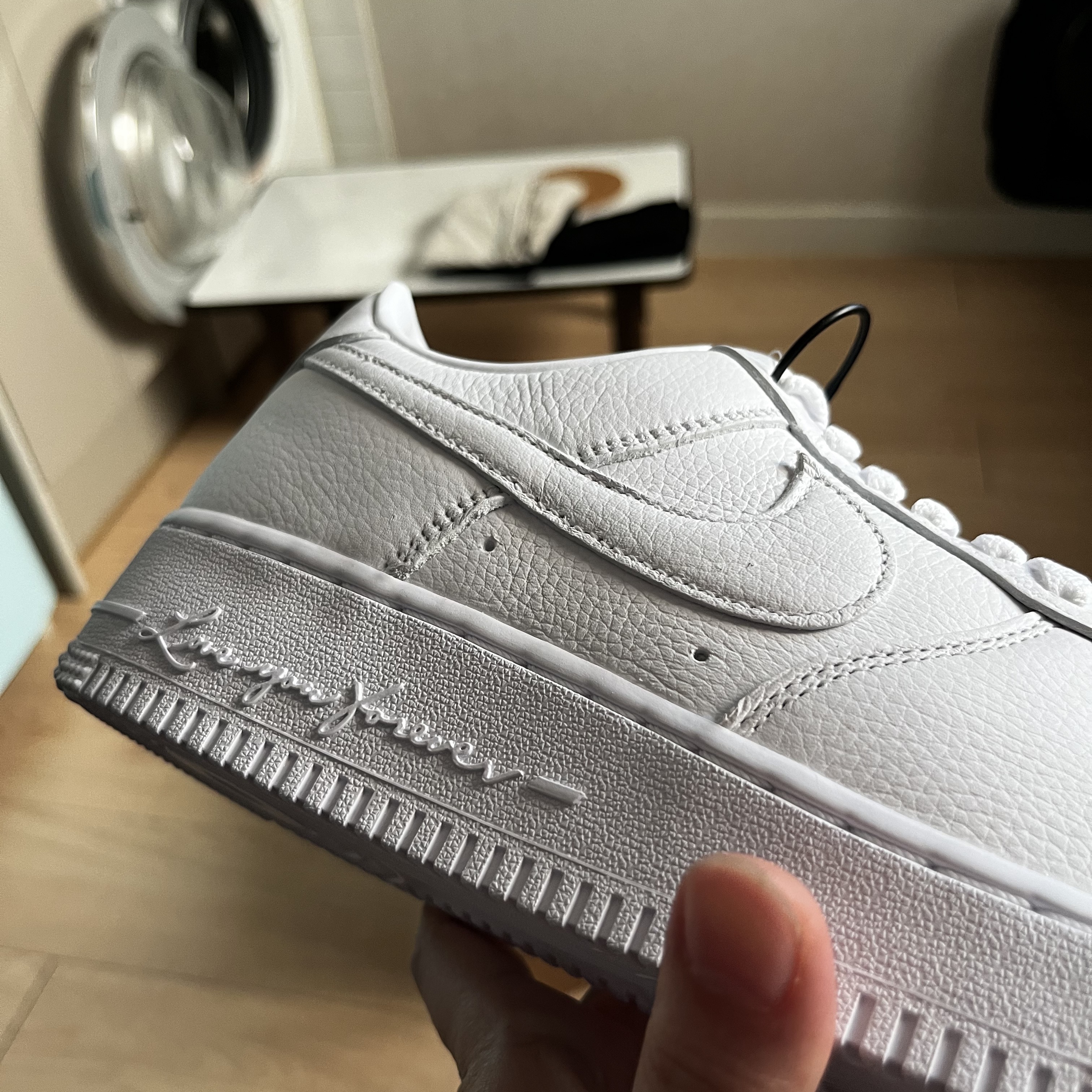 Nike x Drake Nocta Air Force 1 Low SP Certified Lover Boy White 착용 스타일 - 3