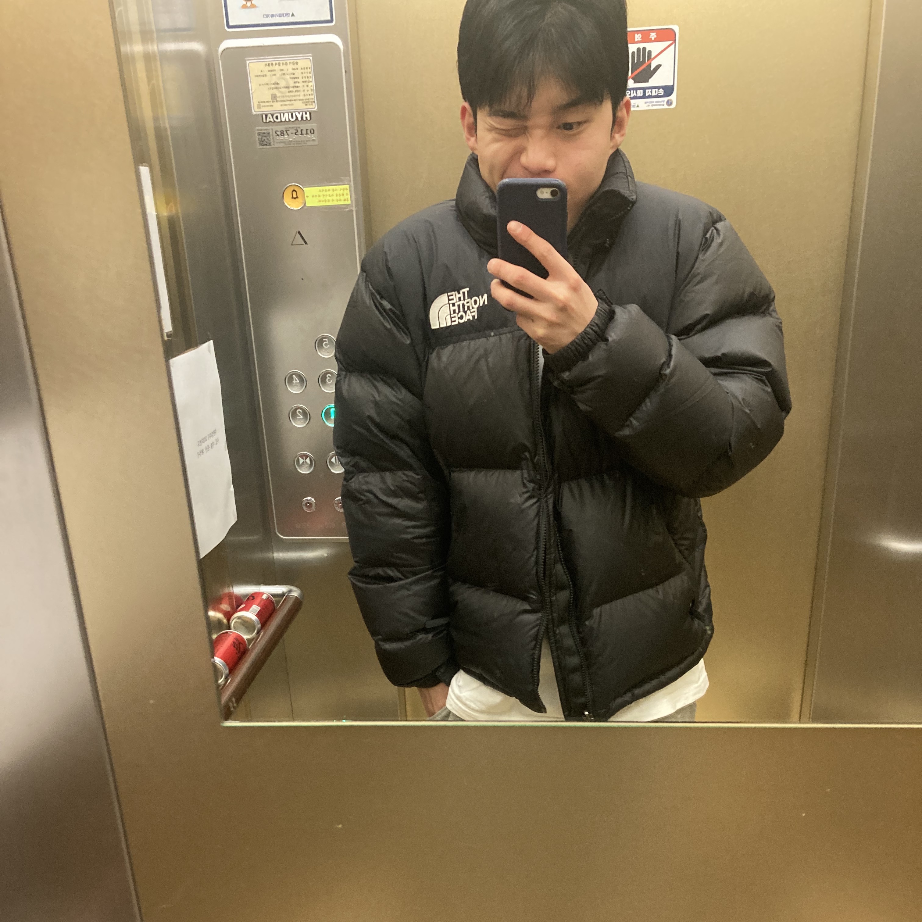 The North Face 1996 Eco Nuptse Jacket Black 착용 스타일