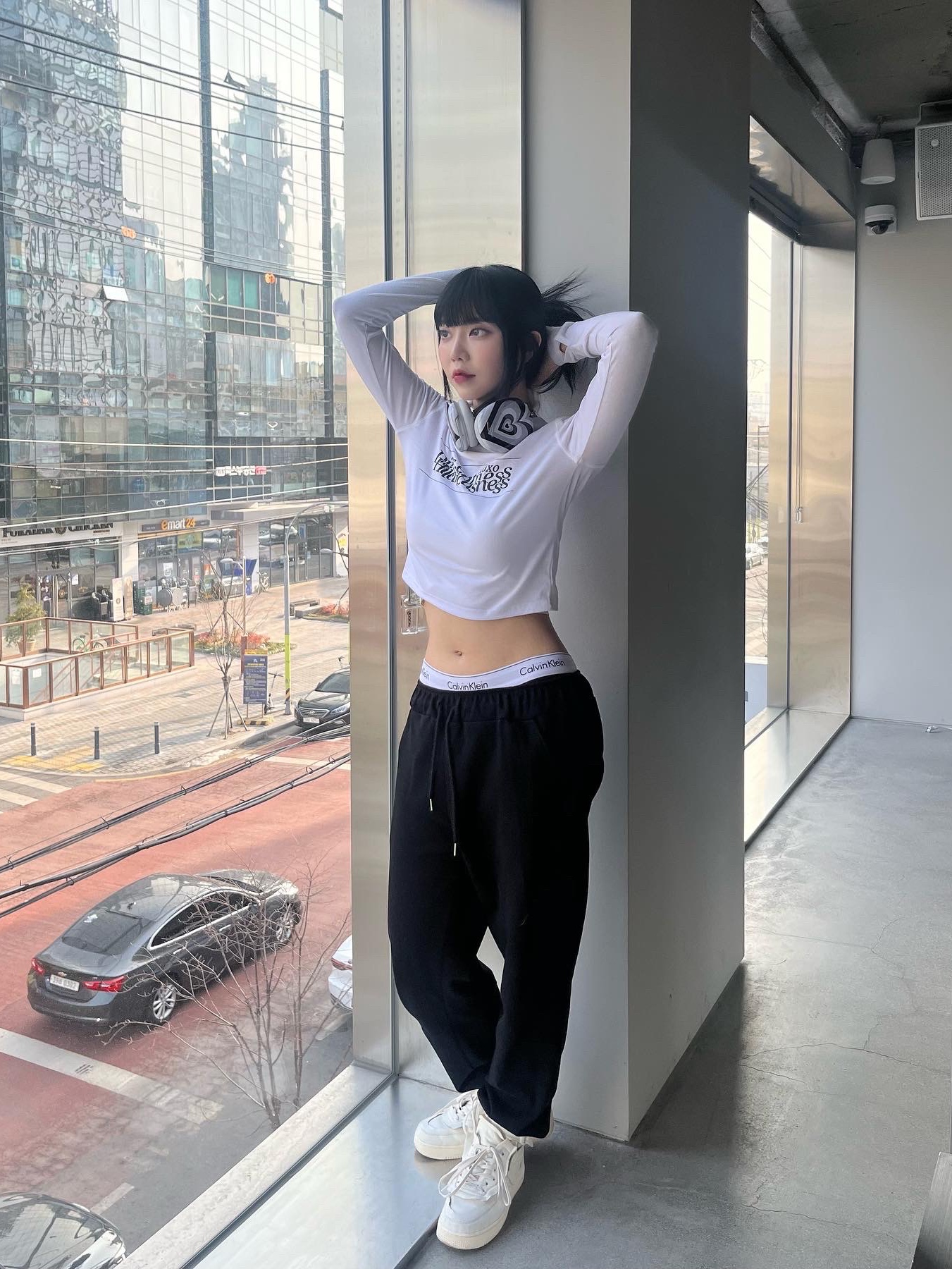Apple AirPods Max Lightning Silver (Korean Ver.), Nike x Comme des Garcons Homme Plus Air Force Mid White 착용 스타일 - 1