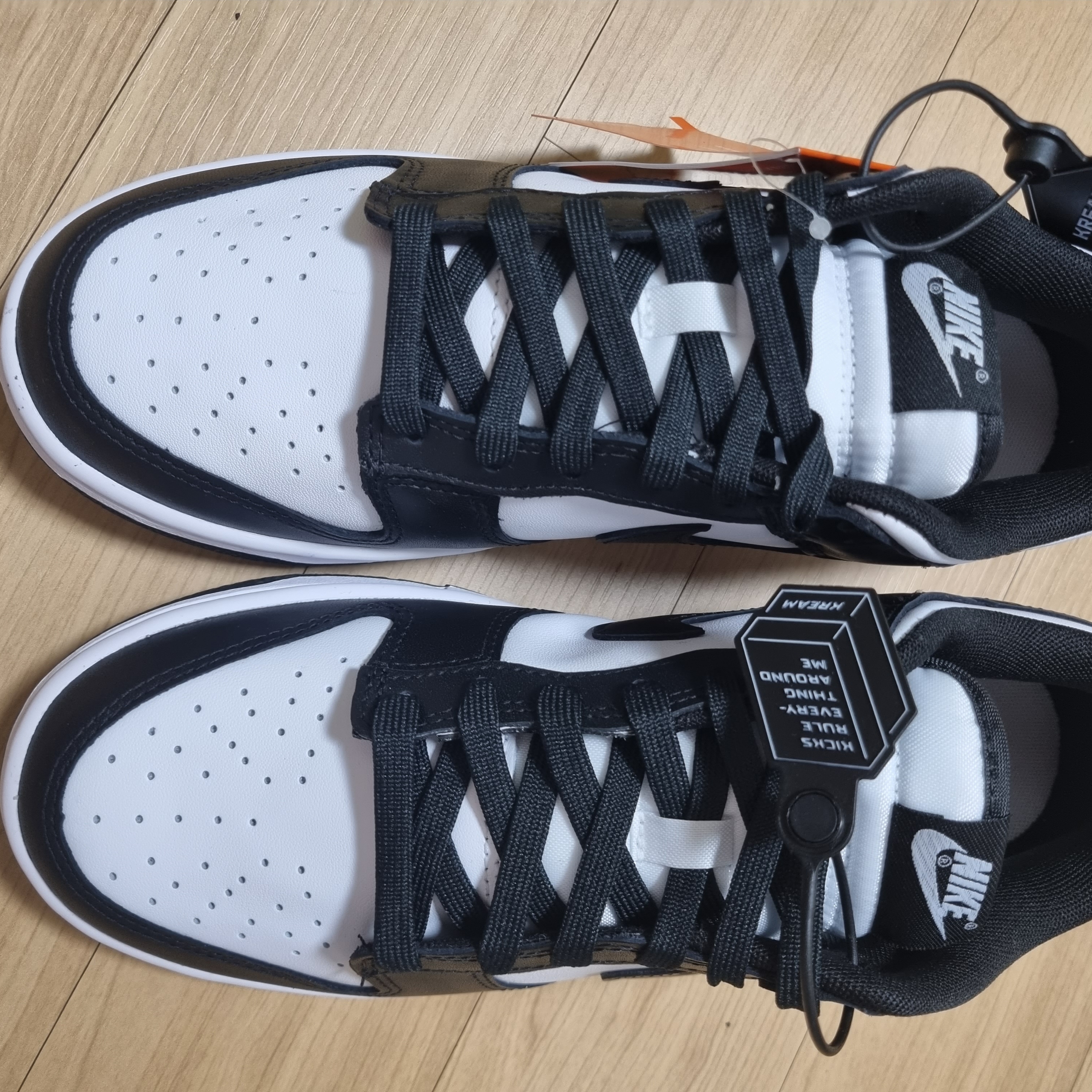 Nike Dunk Low Retro Black 착용 스타일 - 2